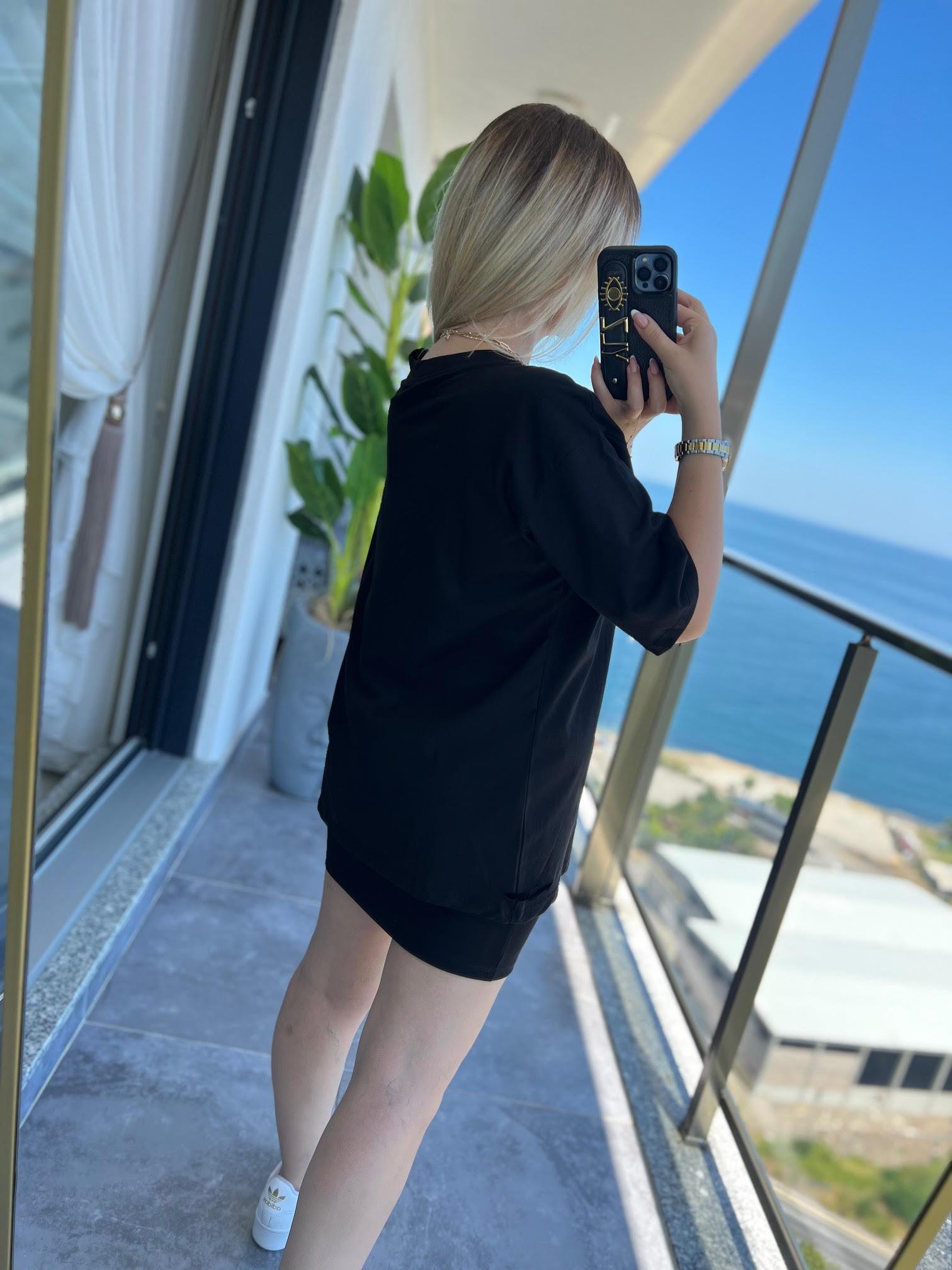 1603 Yandan Yırtmaçlı Tshirt SİYAH