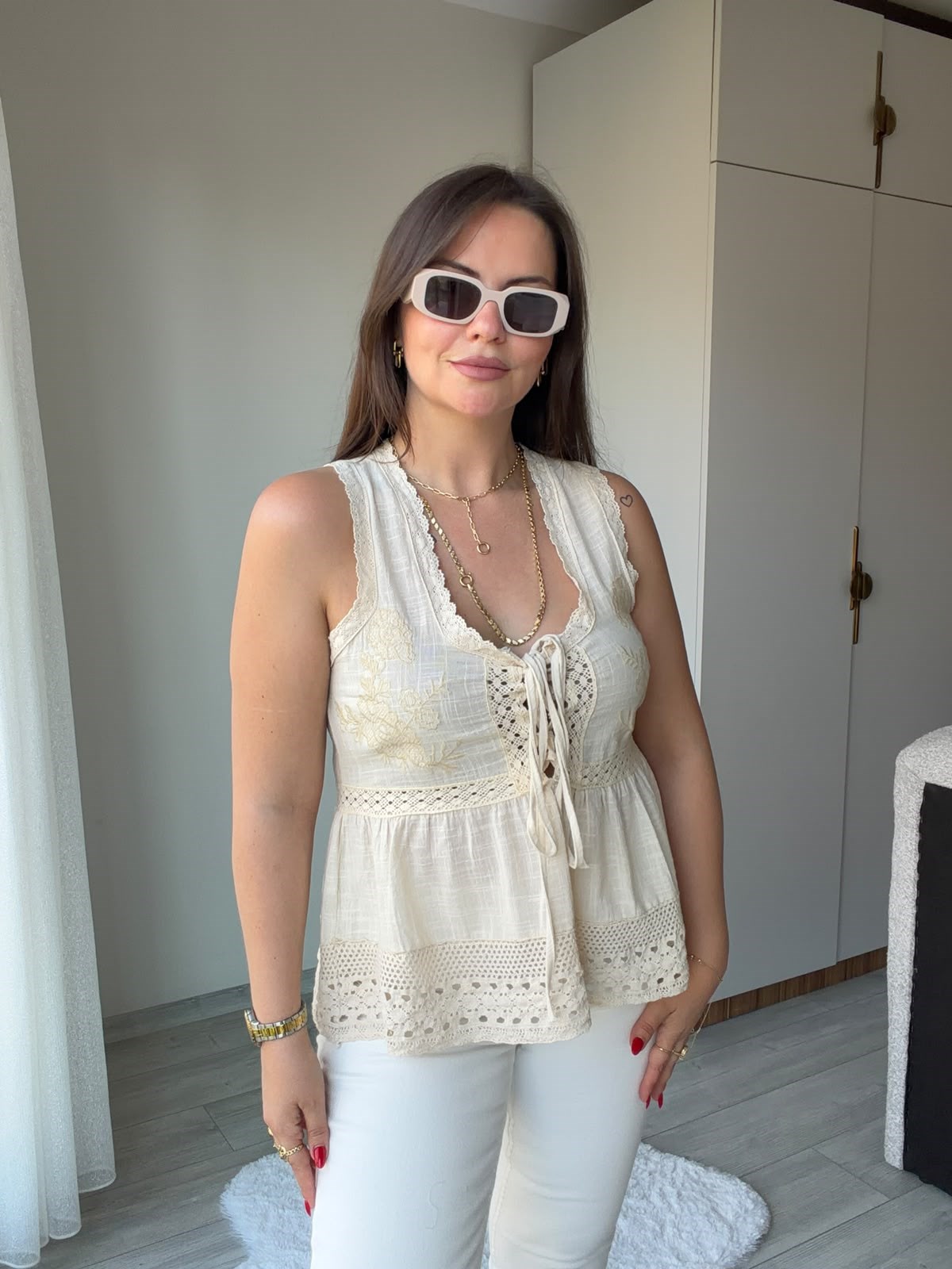 2347 Dantel Detaylı Nakışlı Bluz NATUREL