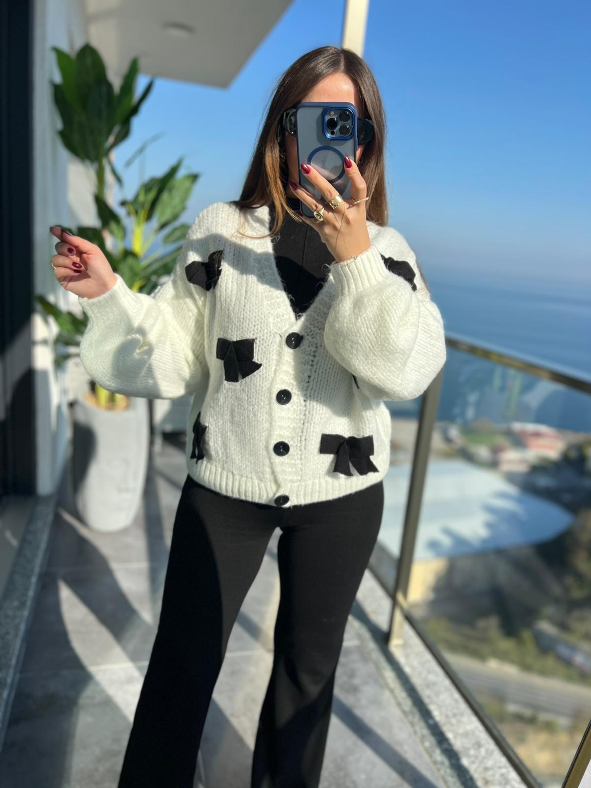 2574 Fiyonk Detay Hırka EKRU