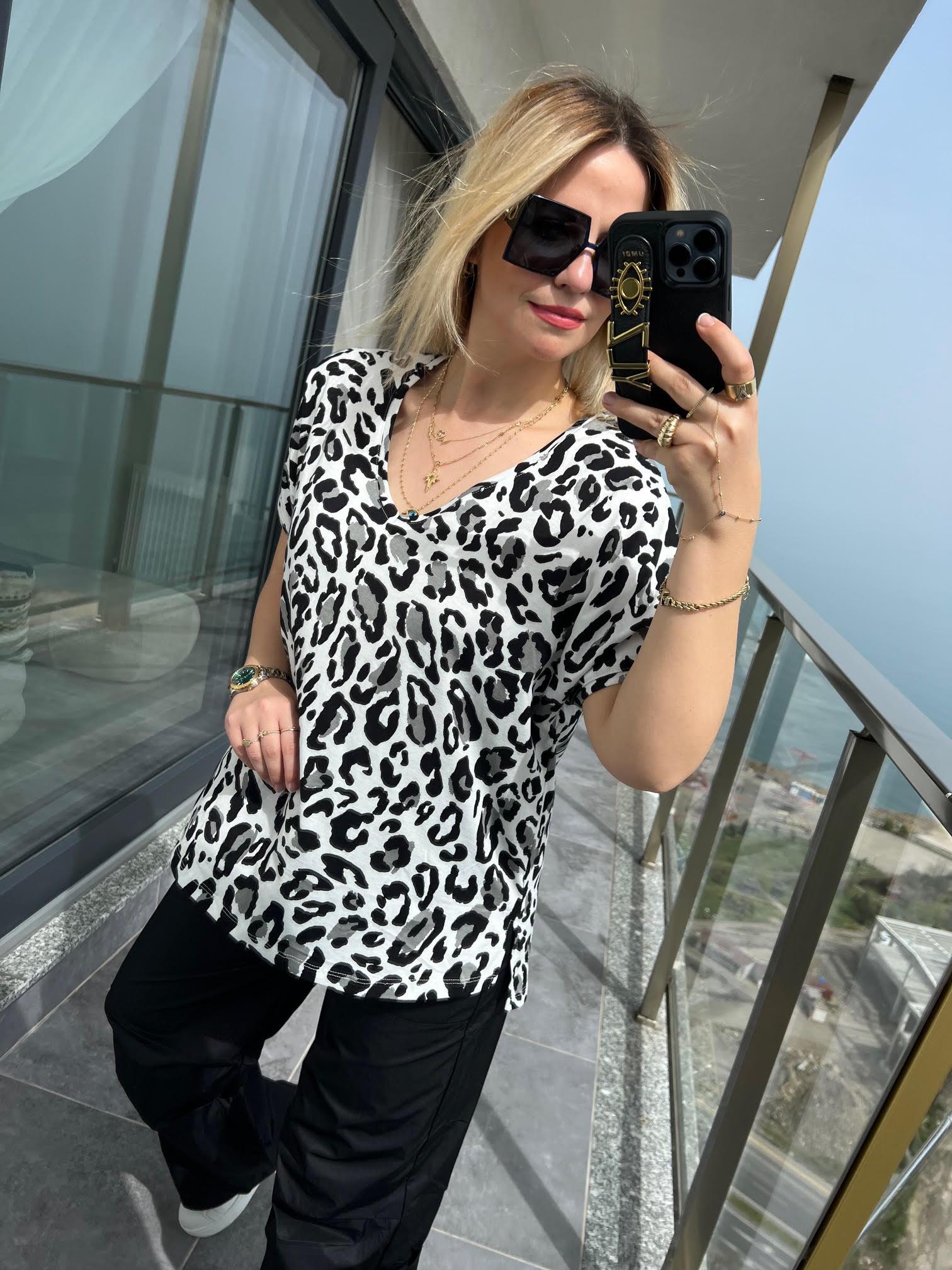 28377 Leoprlı Tshirt SİYAH