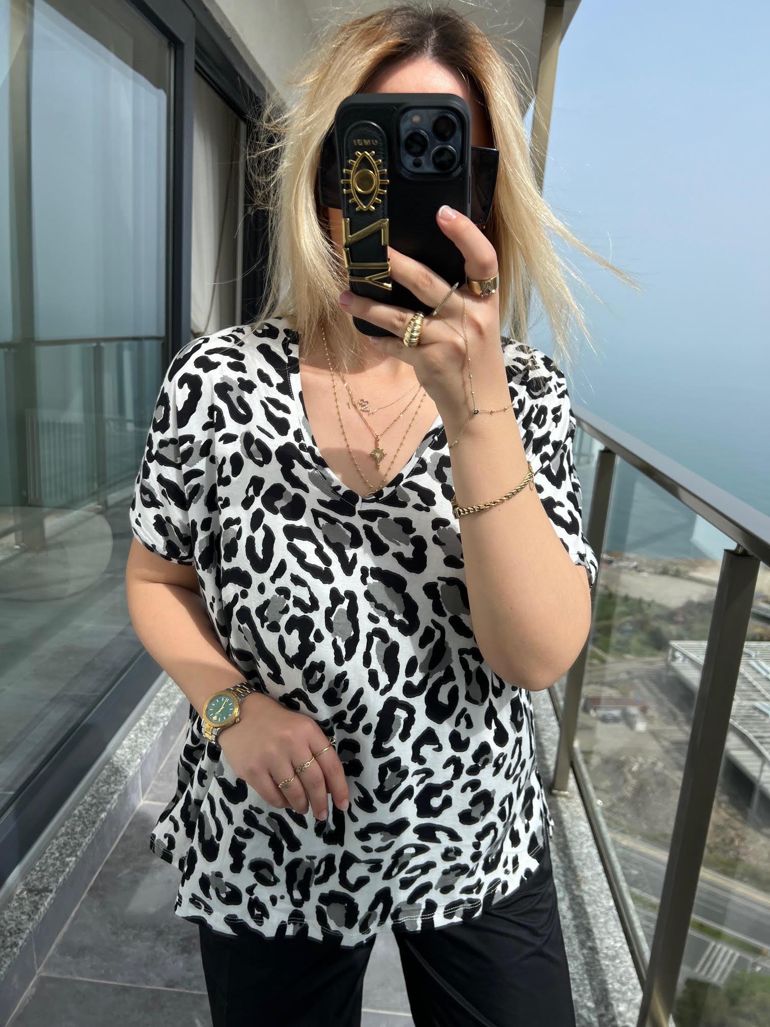 28377 Leoprlı Tshirt SİYAH