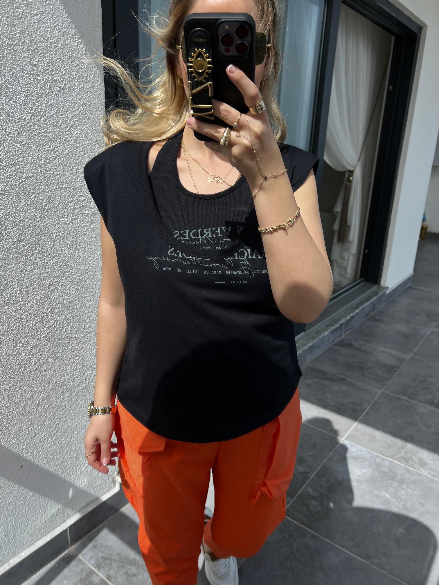 28446 Vatkalı Geniş Yaka Tshirt SİYAH