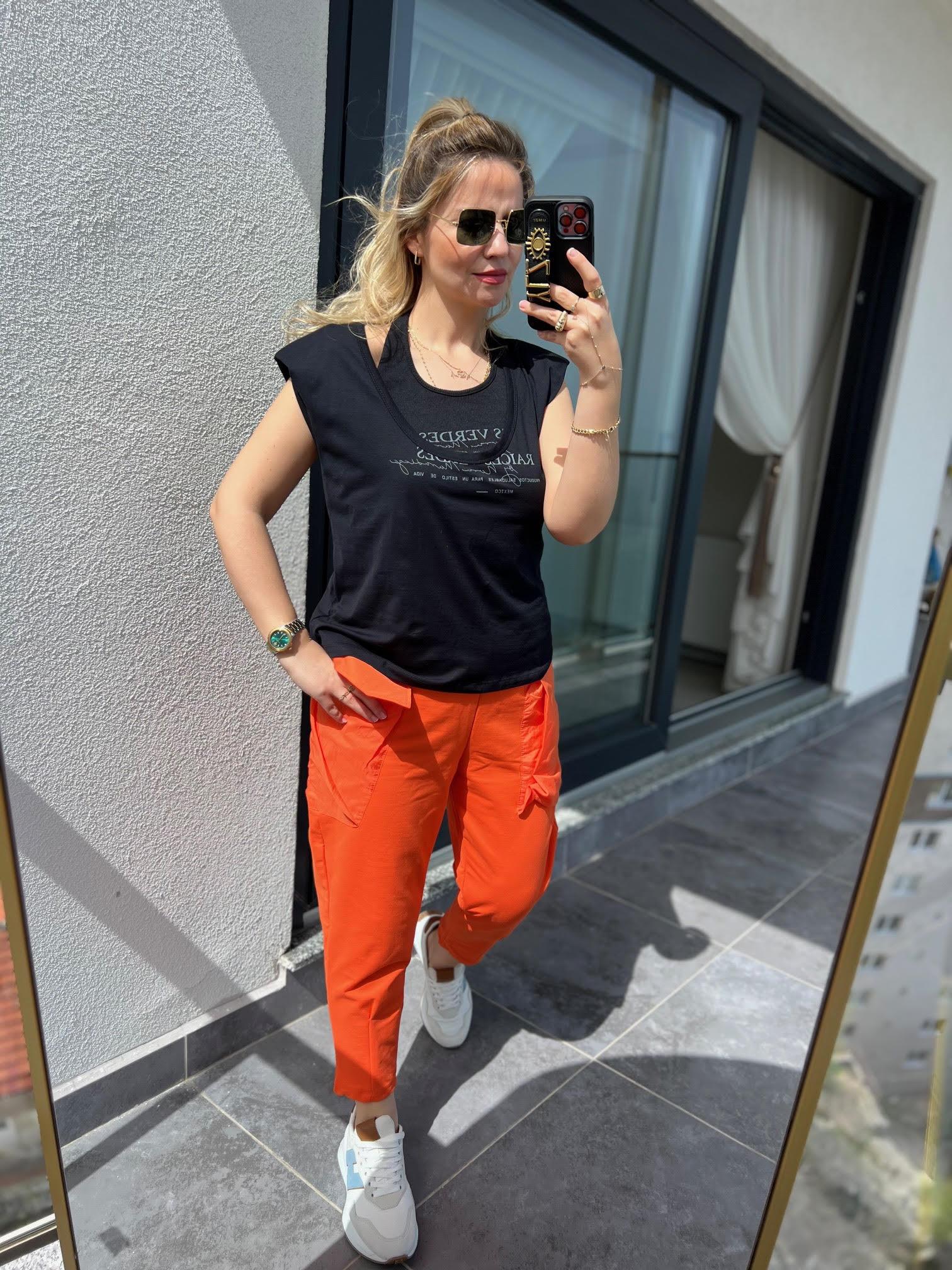 28446 Vatkalı Geniş Yaka Tshirt SİYAH