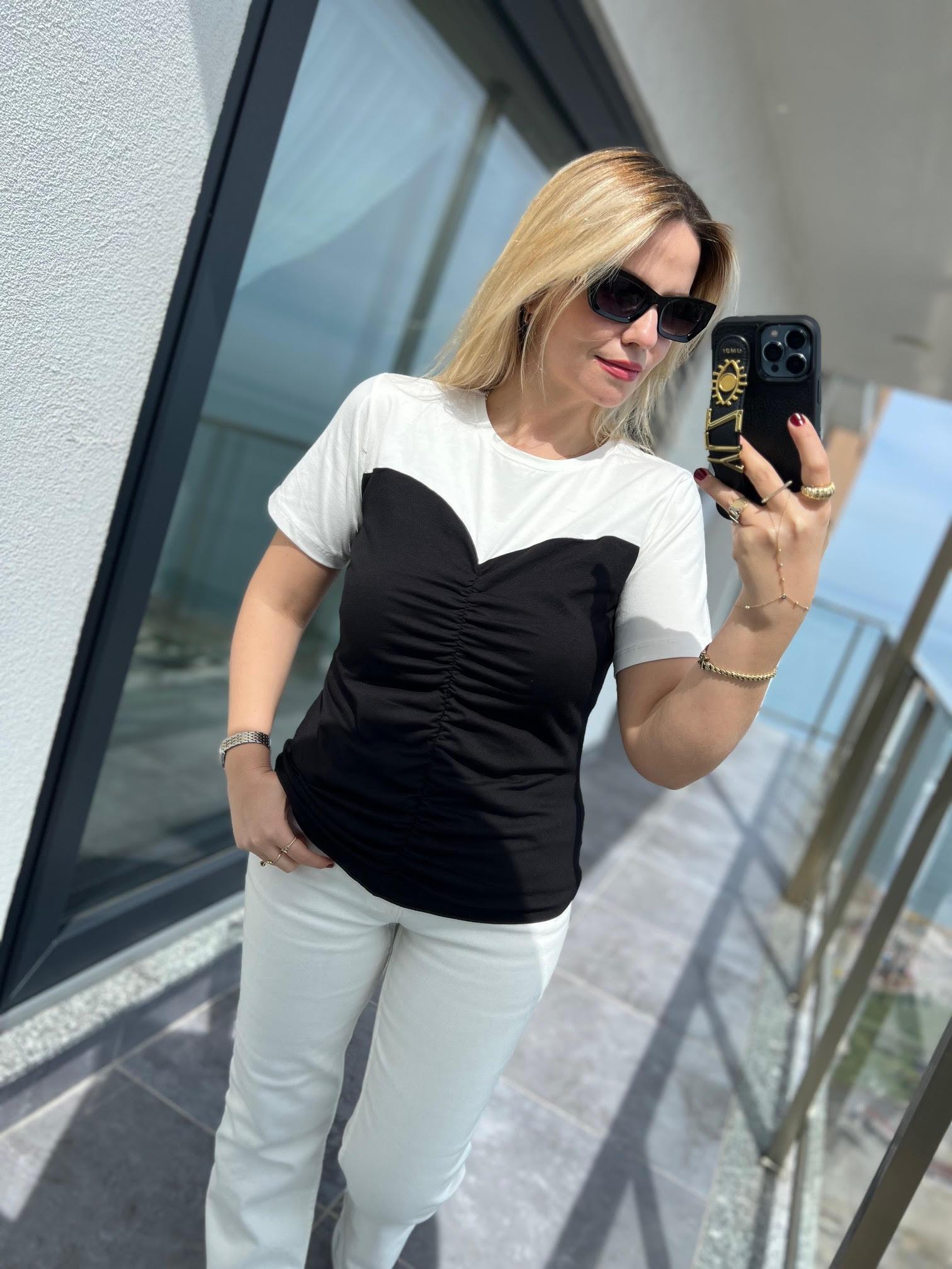 28507 Kalp Yaka Tshirt SİYAH
