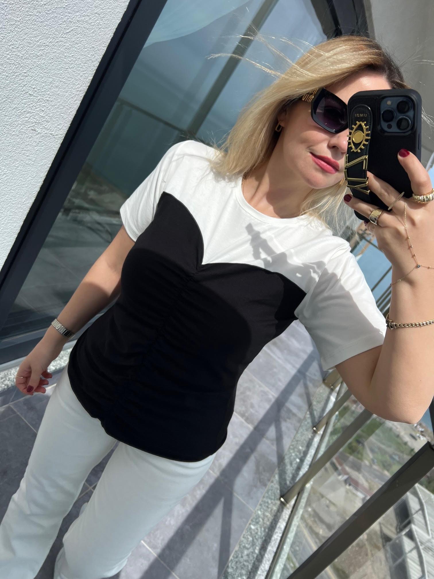 28507 Kalp Yaka Tshirt SİYAH