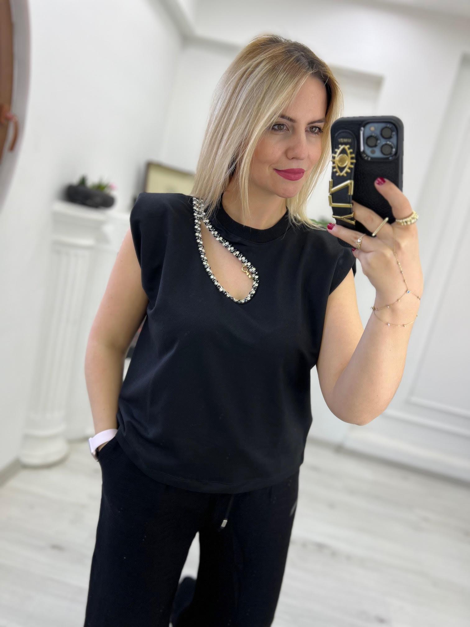 34130 Önü Damlataş İşlemeli Vatkalı Tshirt SİYAH