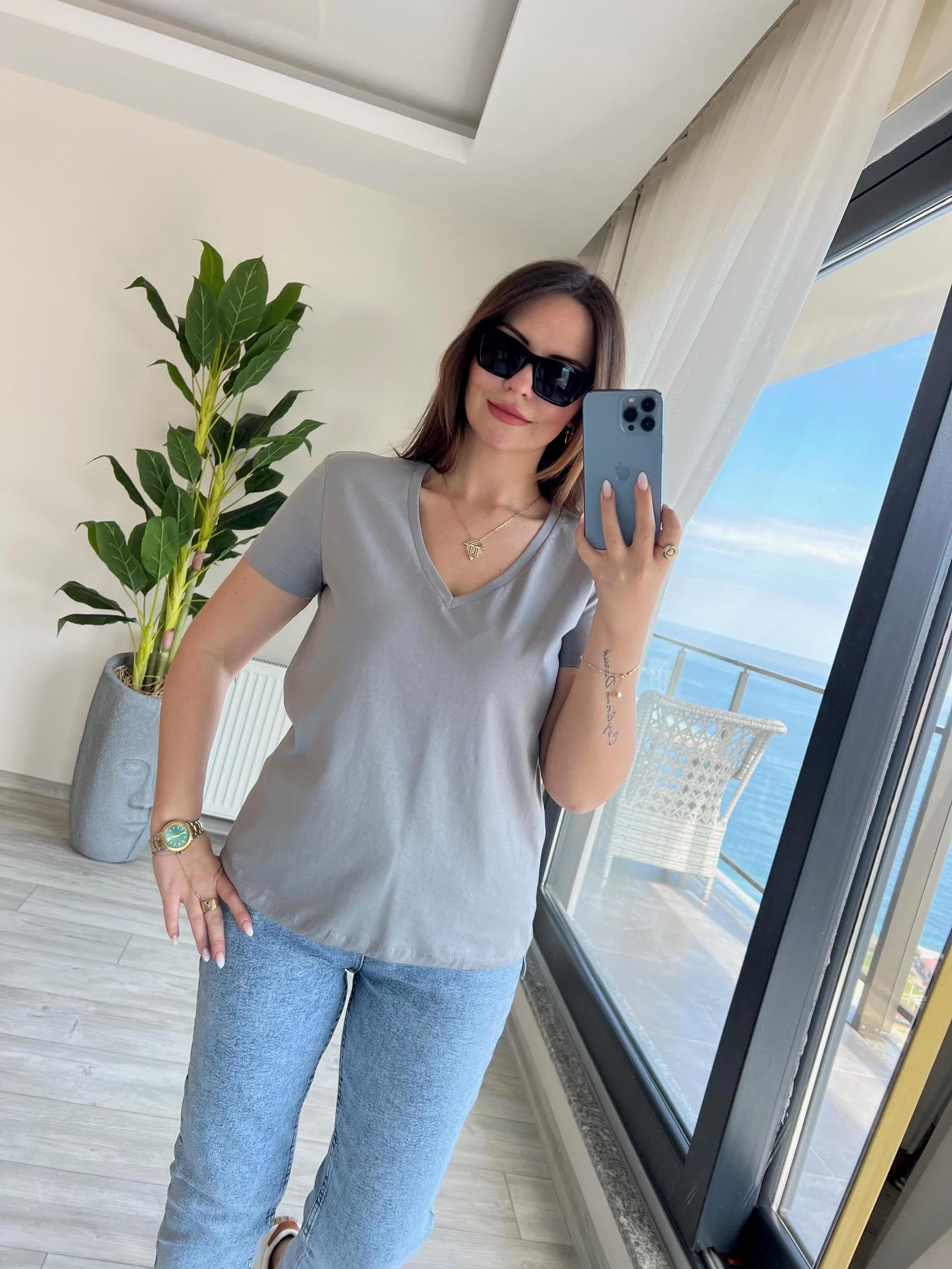 3470 V Yaka Basic Tshirt GRİ