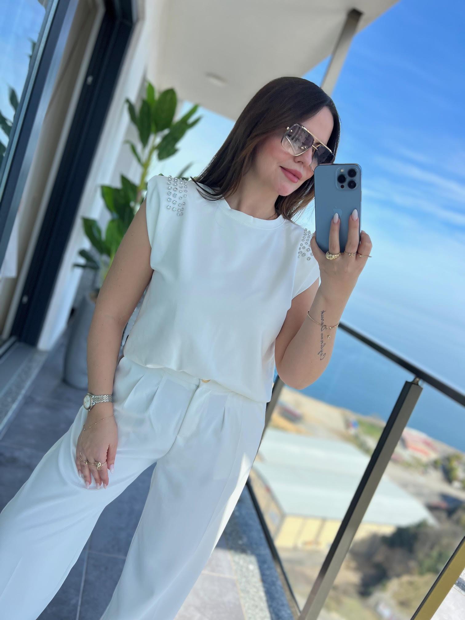 35818 Omuzu Taşlı Tshirt EKRU