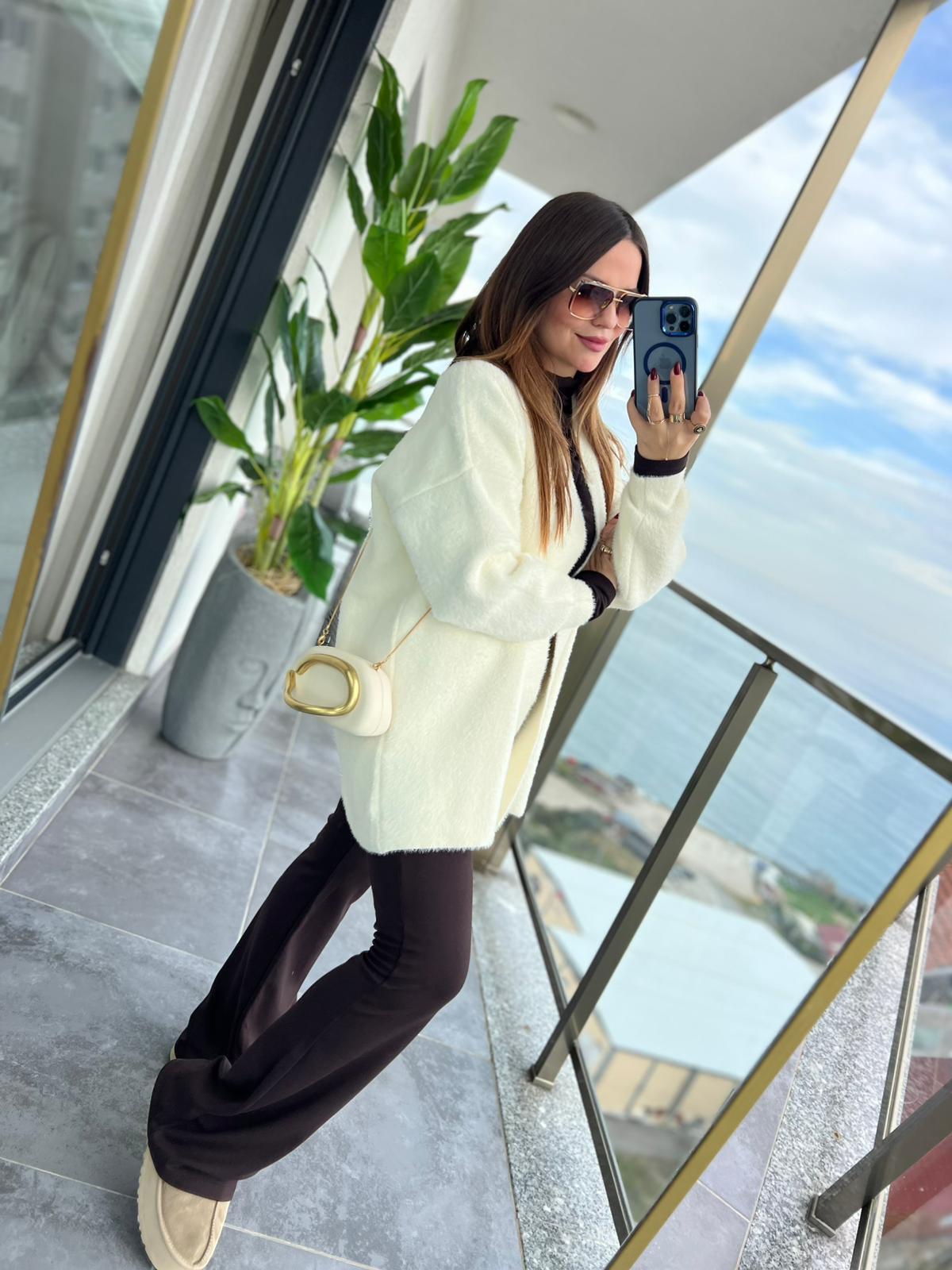 4602 Kısa Yumoş Hırka VANİLYA
