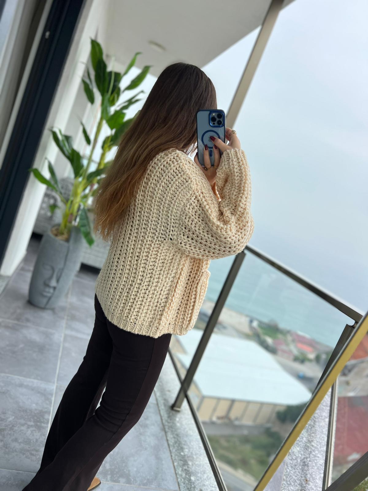 5067 Şekil Düğmeli Hırka BEJ