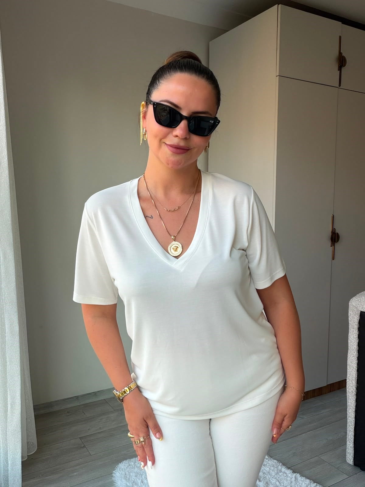 690 V Yakalı Modal Tshirt EKRU