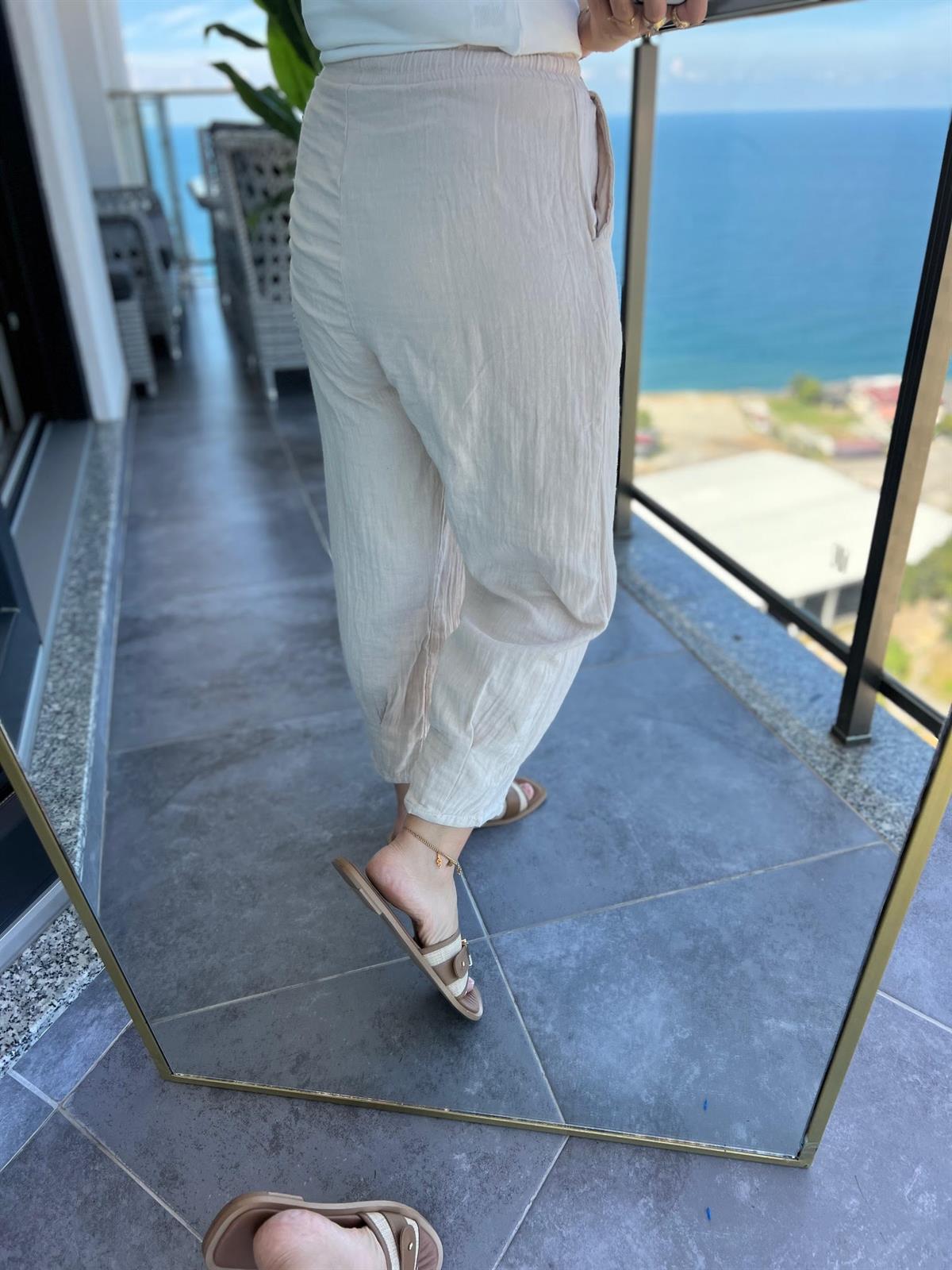 0255 Paçası Pilili Pantalon BEJ
