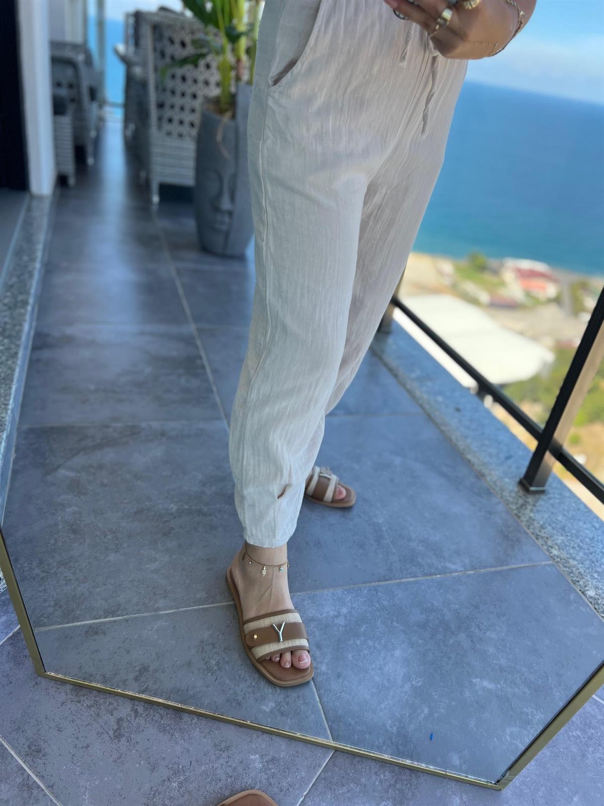 0255 Paçası Pilili Pantalon BEJ