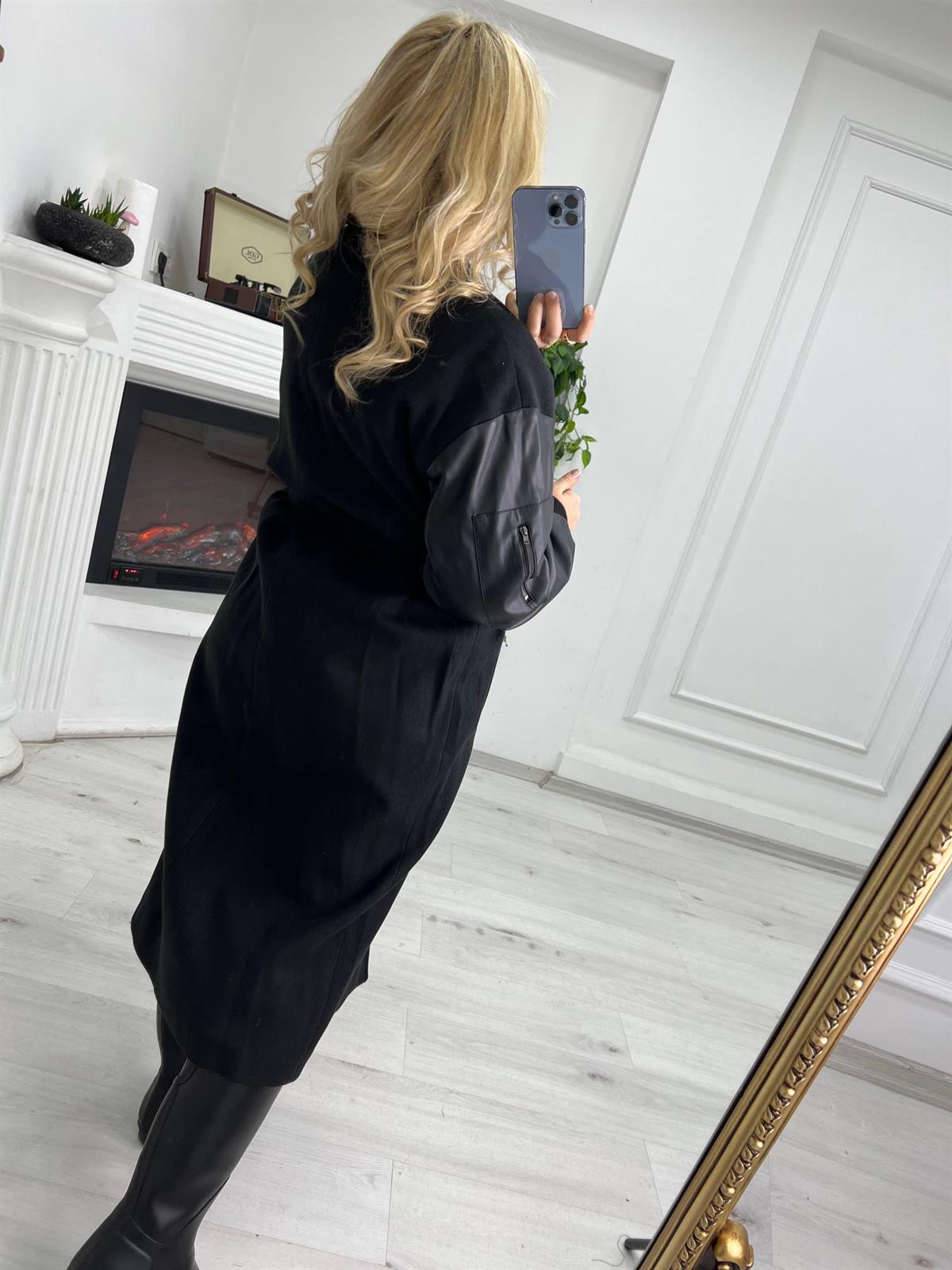 028 Kolları Lastik Detay Kapüşonlu Kaban SİYAH
