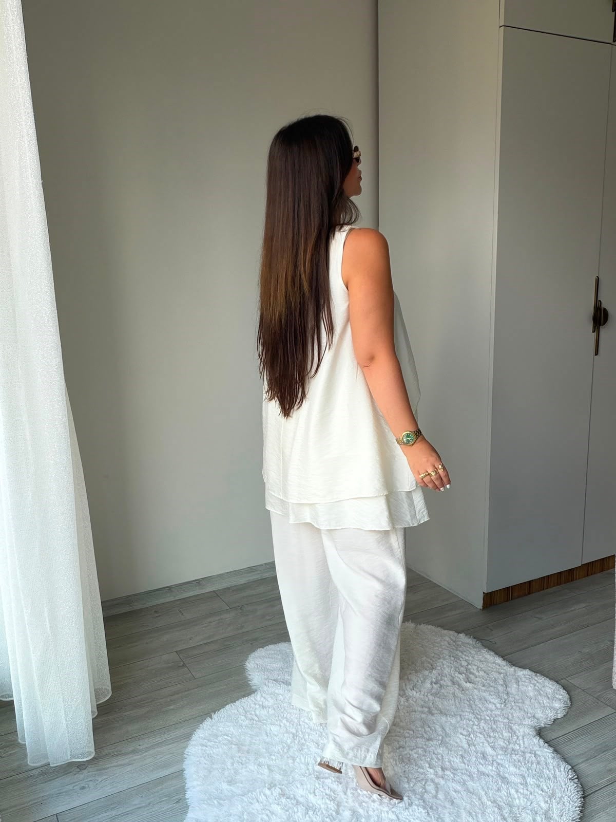 0664 Asimetrik Kesim Kemerli Takım EKRU