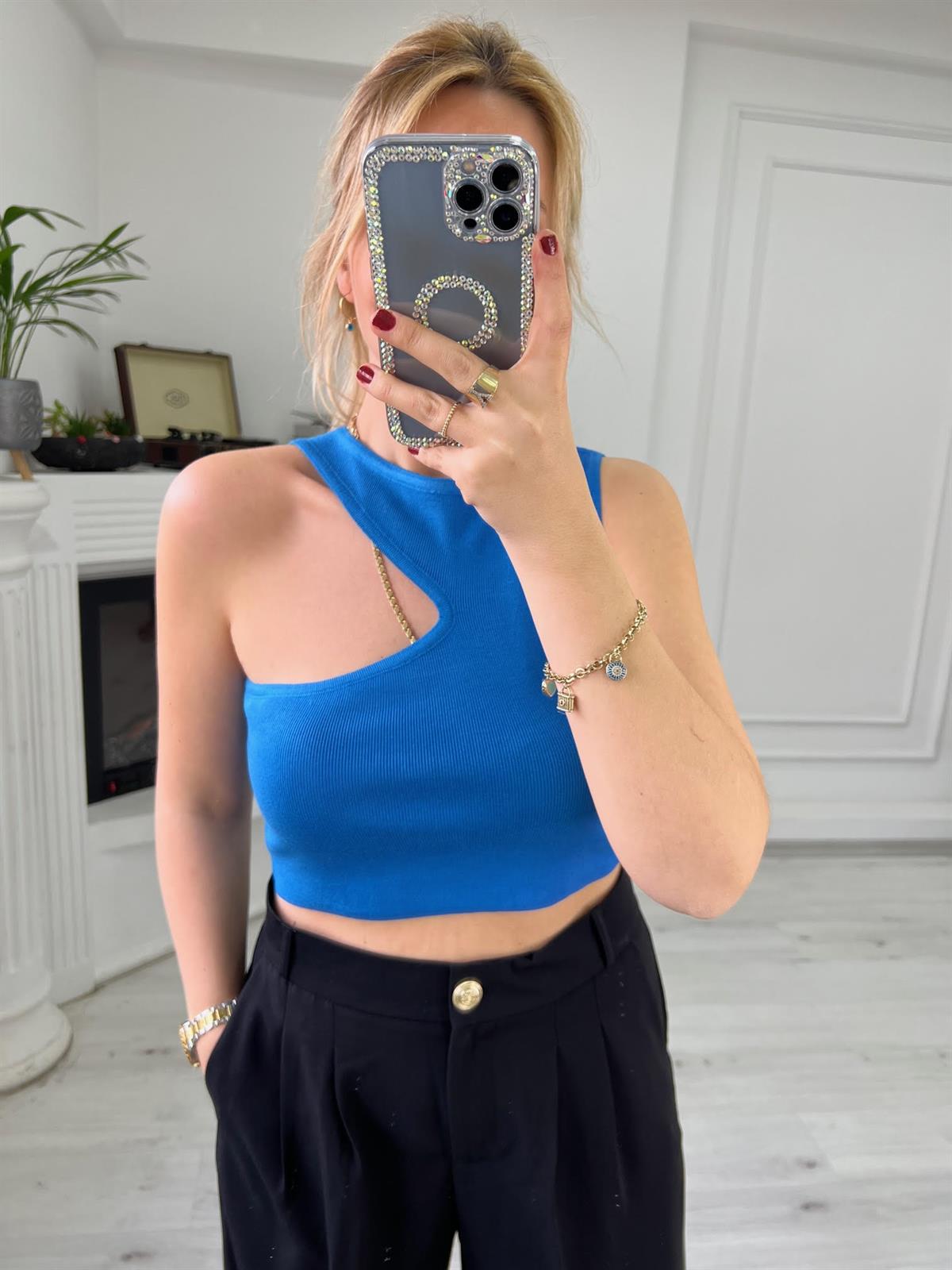 10173 Bisiklet Yaka Dekolte Crop SAKS