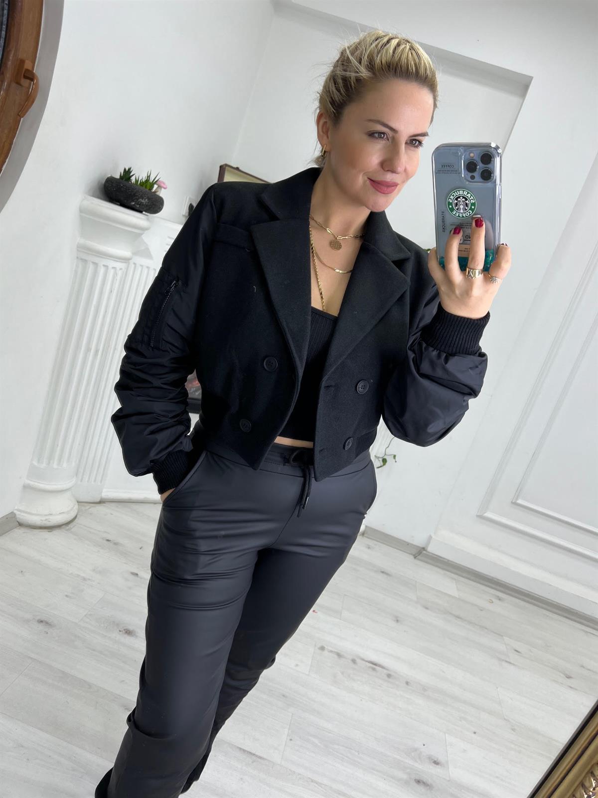 188 Paraşüt Detaylı Ara Boy Mont SİYAH