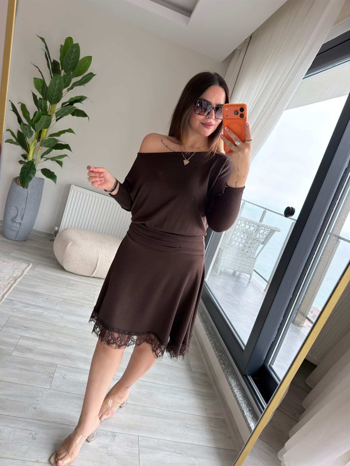 2380 Ön Pileli Dantelli Elbise KAHVE