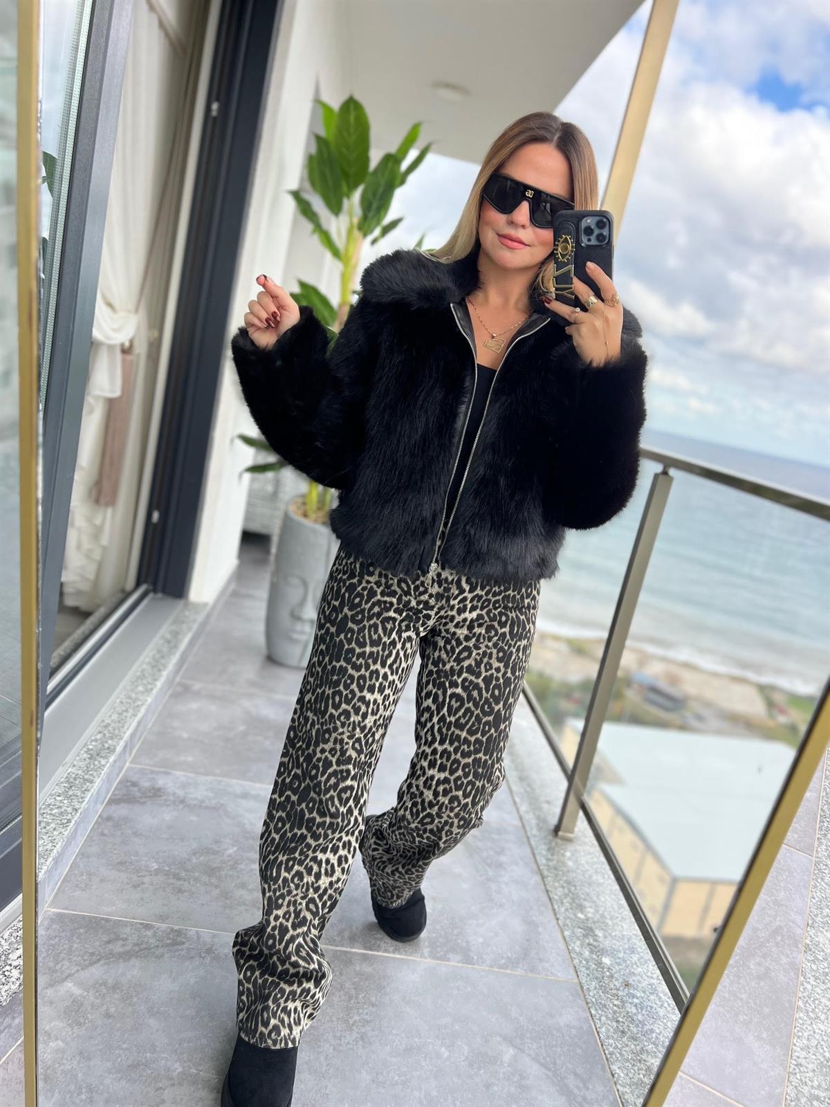 24111 Straight Jean LEOPAR