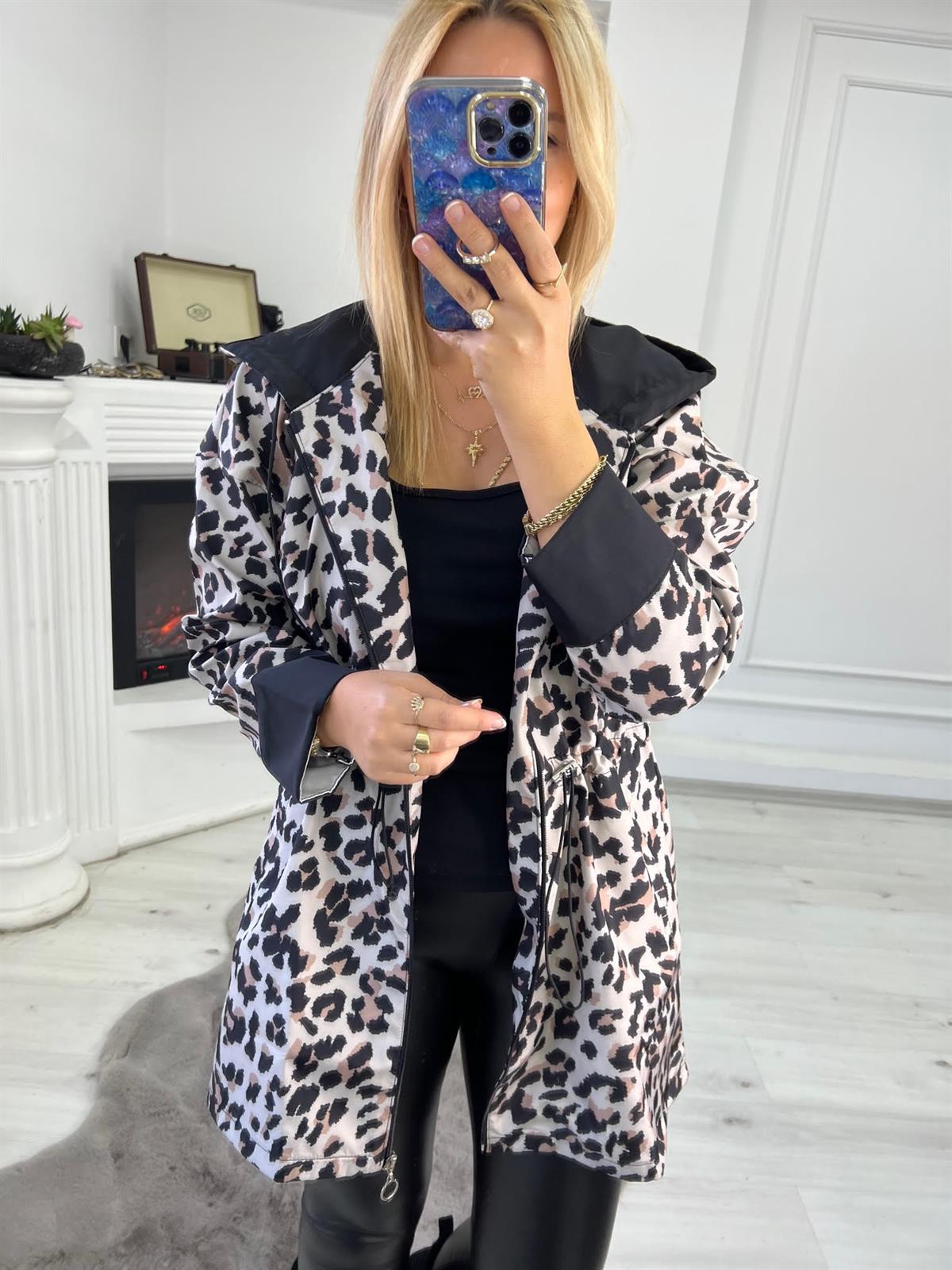 272046 Yağmurluk LEOPAR