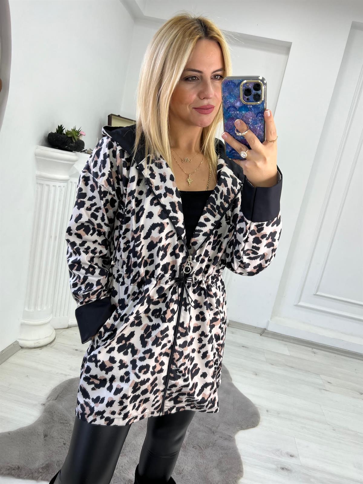 272046 Yağmurluk LEOPAR