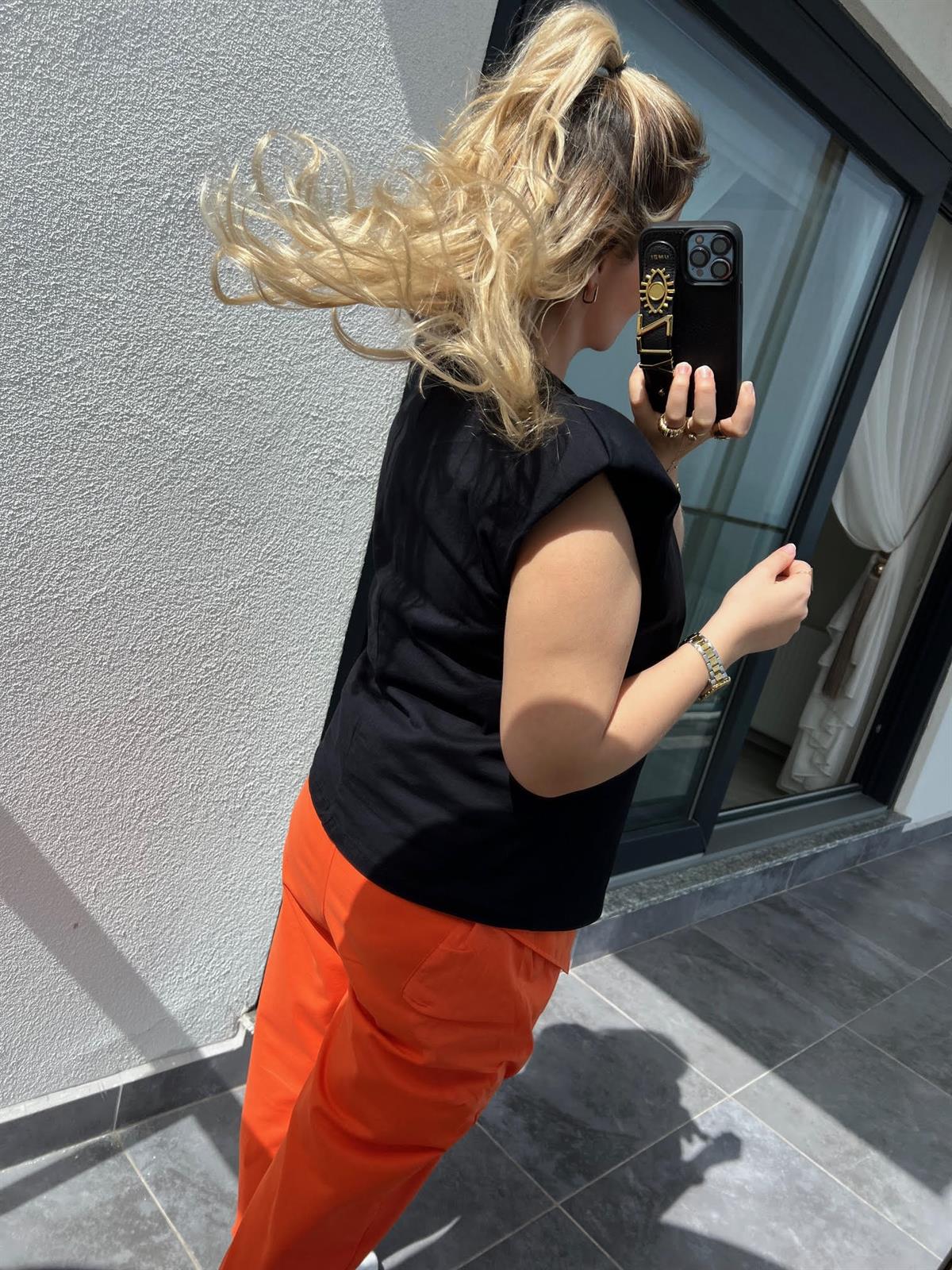 28446 Vatkalı Geniş Yaka Tshirt SİYAH