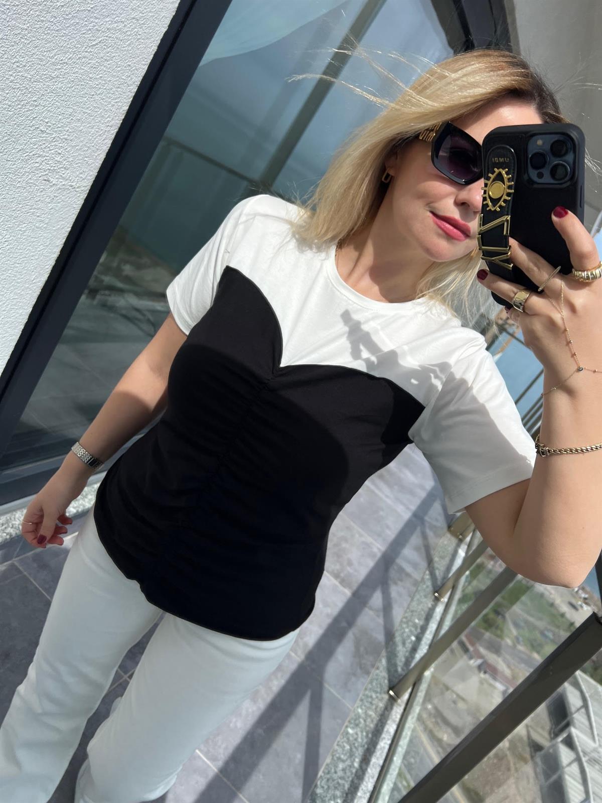 28507 Kalp Yaka Tshirt SİYAH