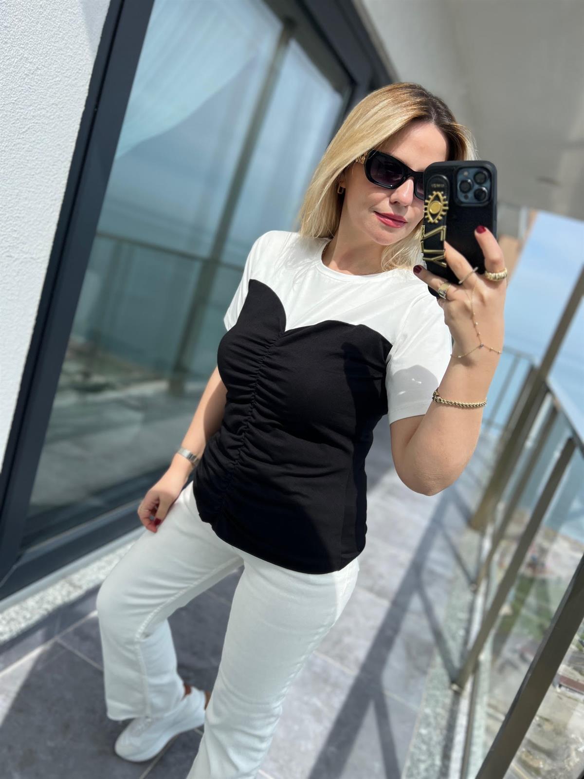 28507 Kalp Yaka Tshirt SİYAH