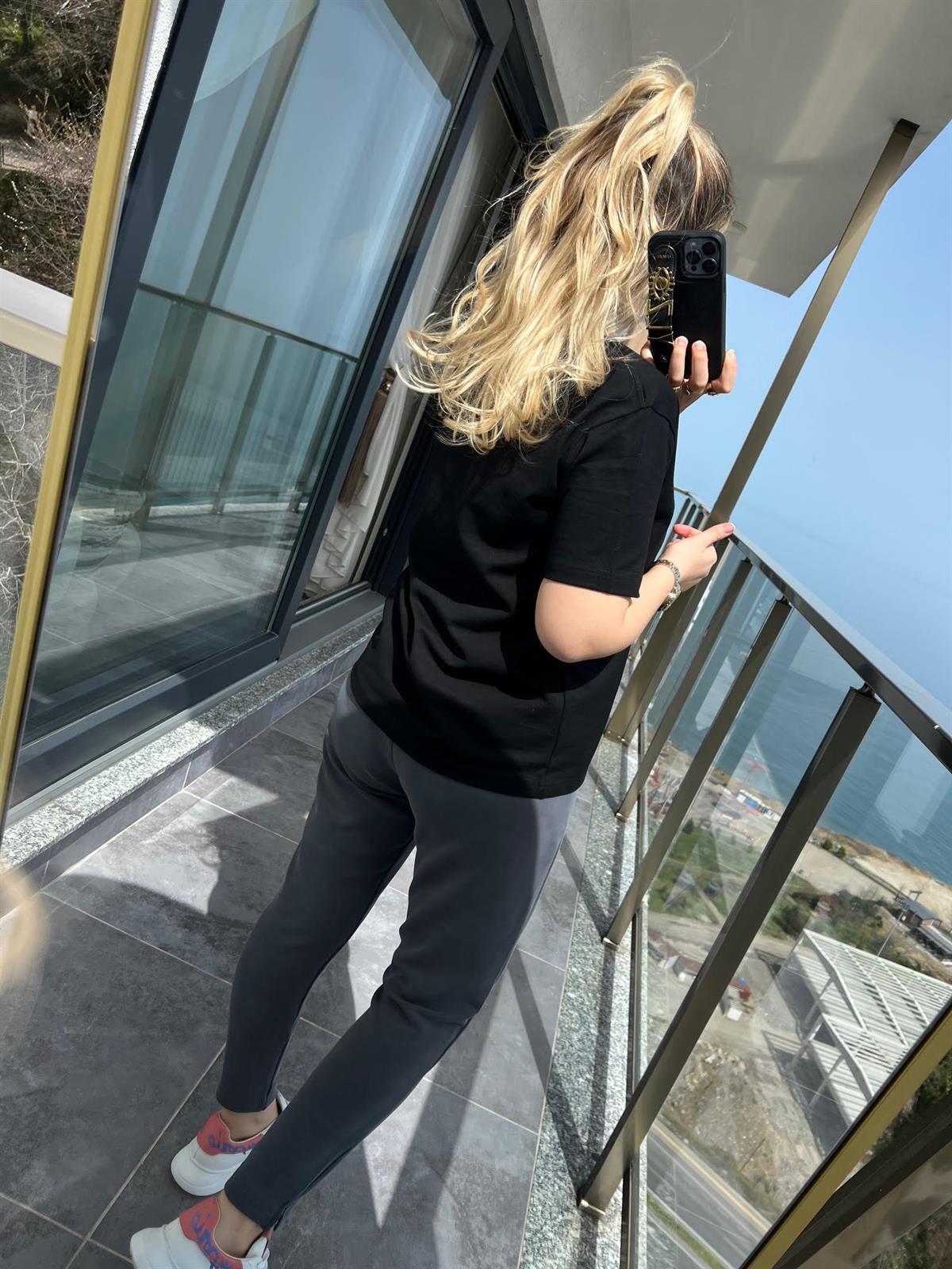 30312 Dekoratif Dikişli Tshirt SİYAH
