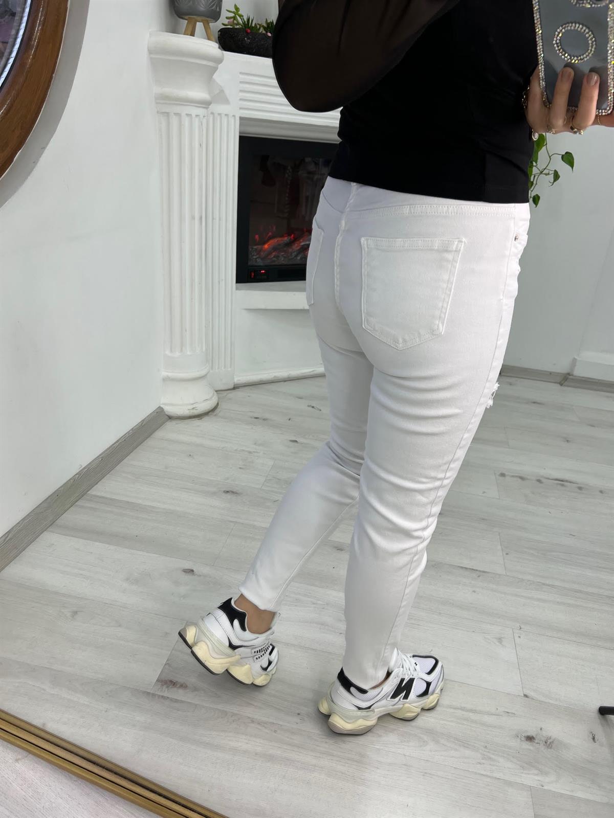 304 Slim Boyfriend BEYAZ