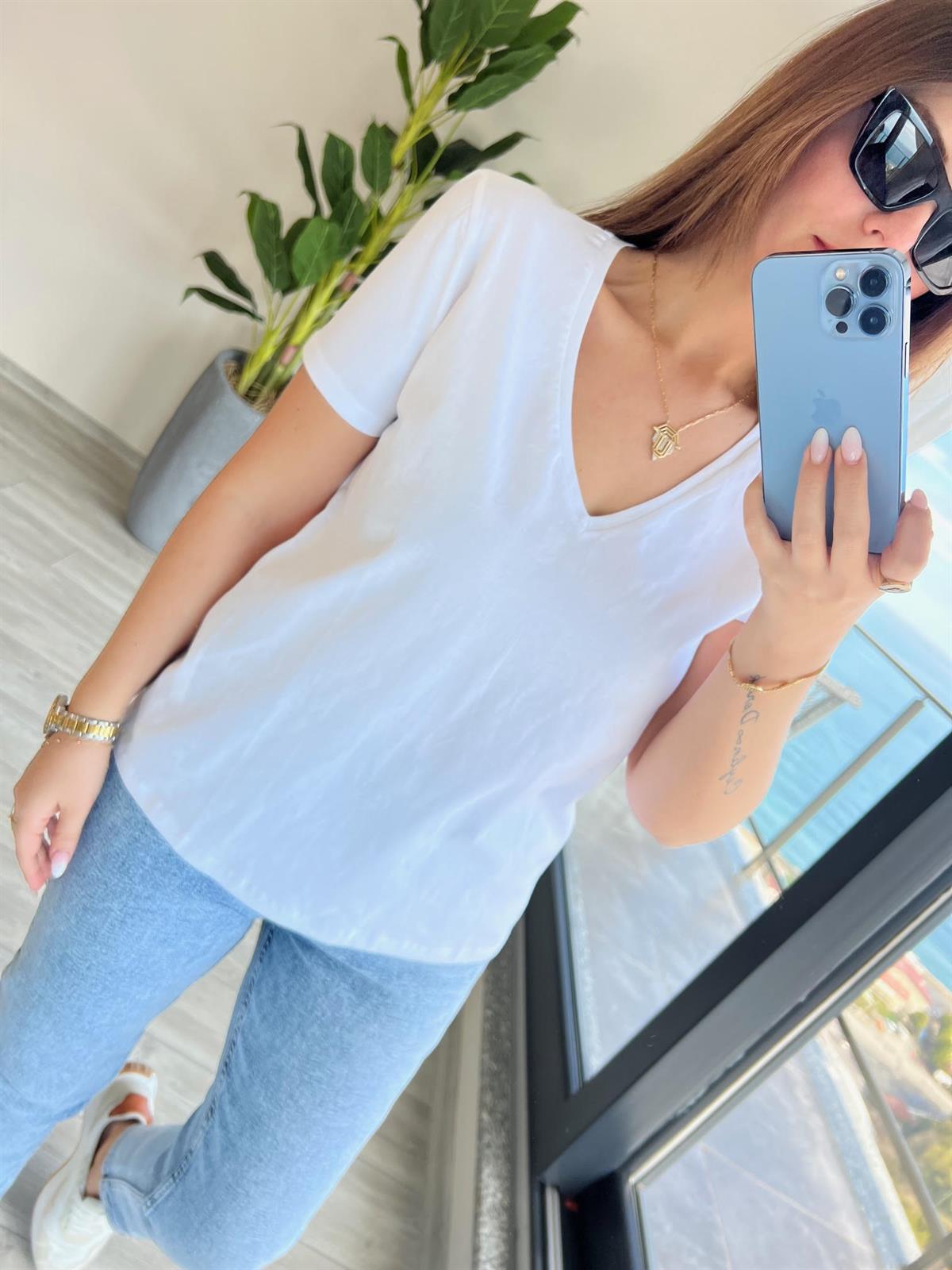 3470 V Yaka Basic Tshirt BEYAZ