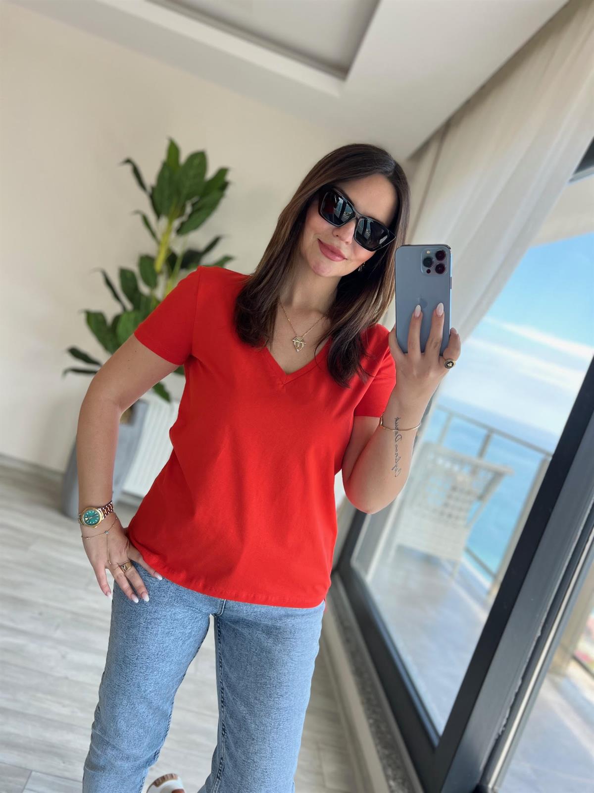 3470 V Yaka Basic Tshirt KIRMIZI