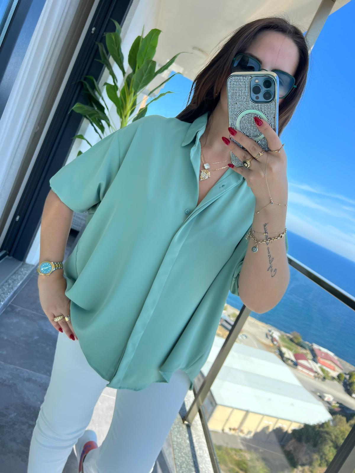 481 Yarasa Kol Saten Gömlek MİNT
