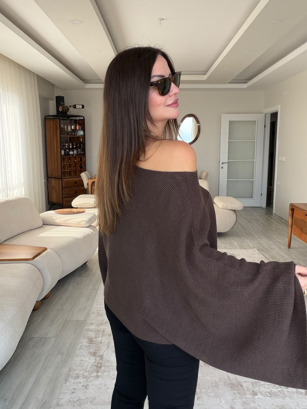 4893 Yarasa Kol Kayık Yaka Pelerin Trıko KAHVE