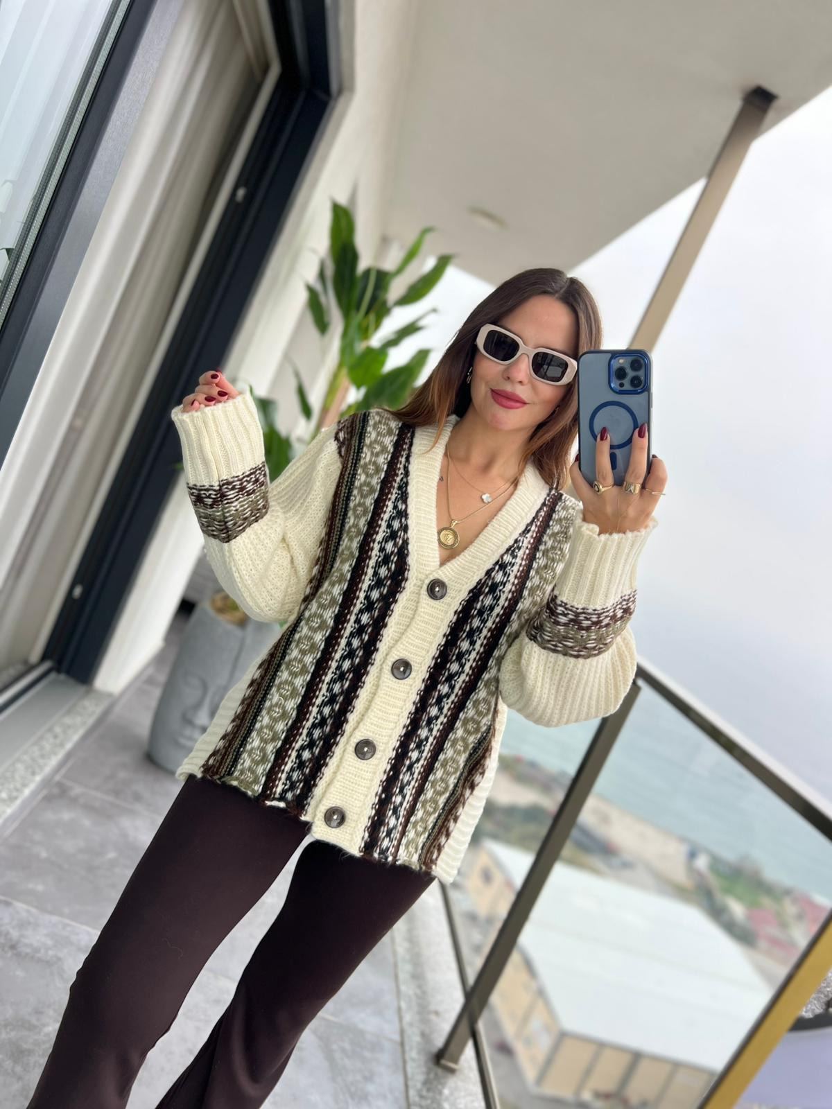 5057 Düğmeli Dokuma Hırka KREM