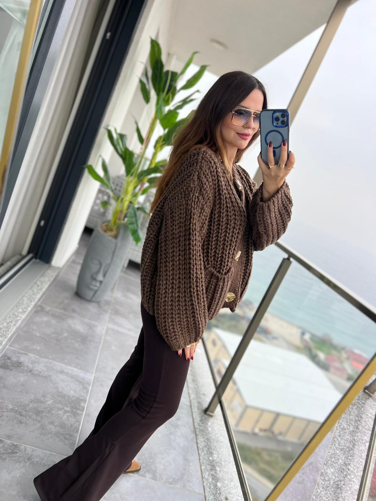 5067 Şekil Düğmeli Hırka KAHVE