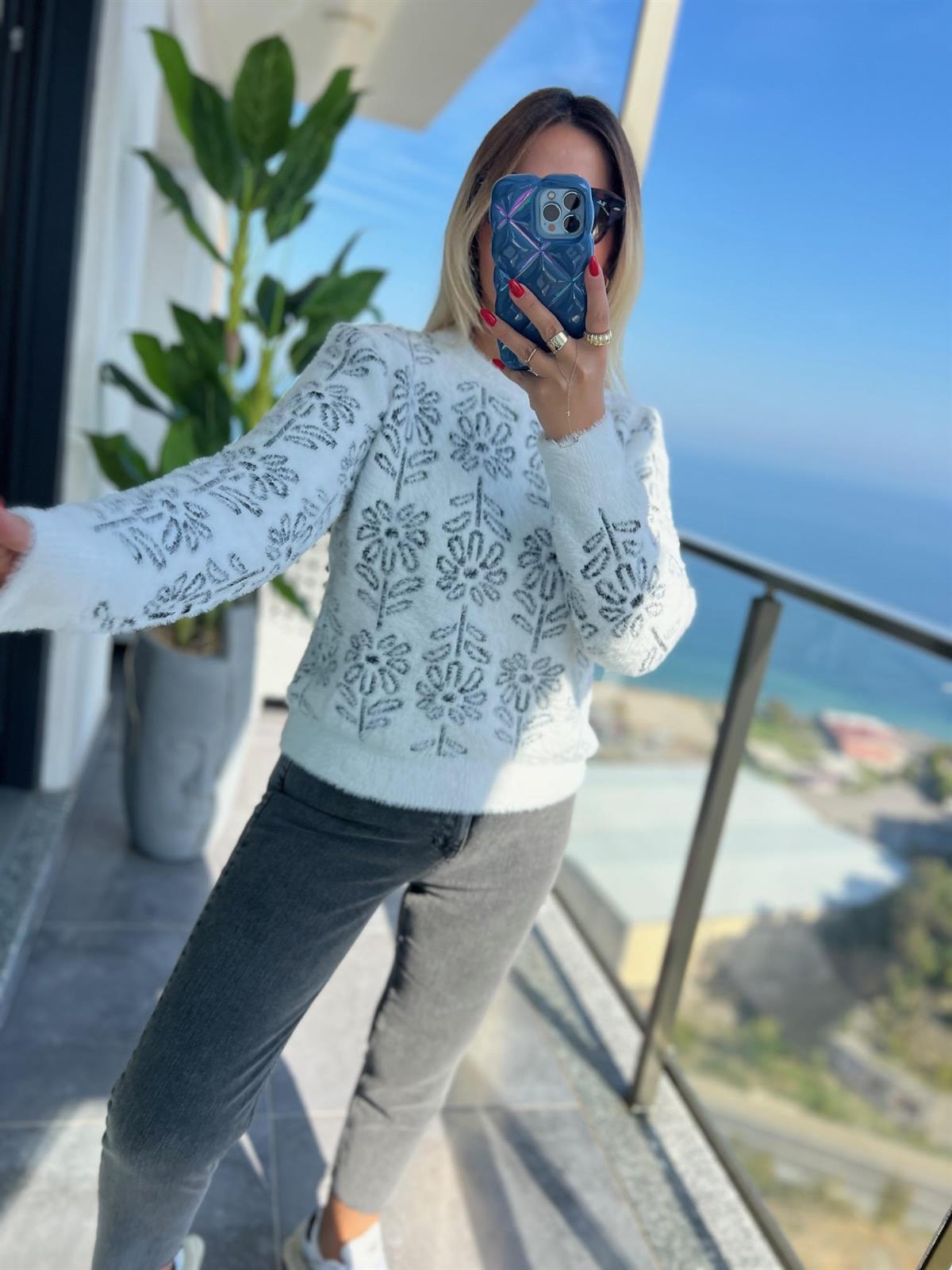 7560 Angora Çiçekli Kısa Kazak BEYAZ
