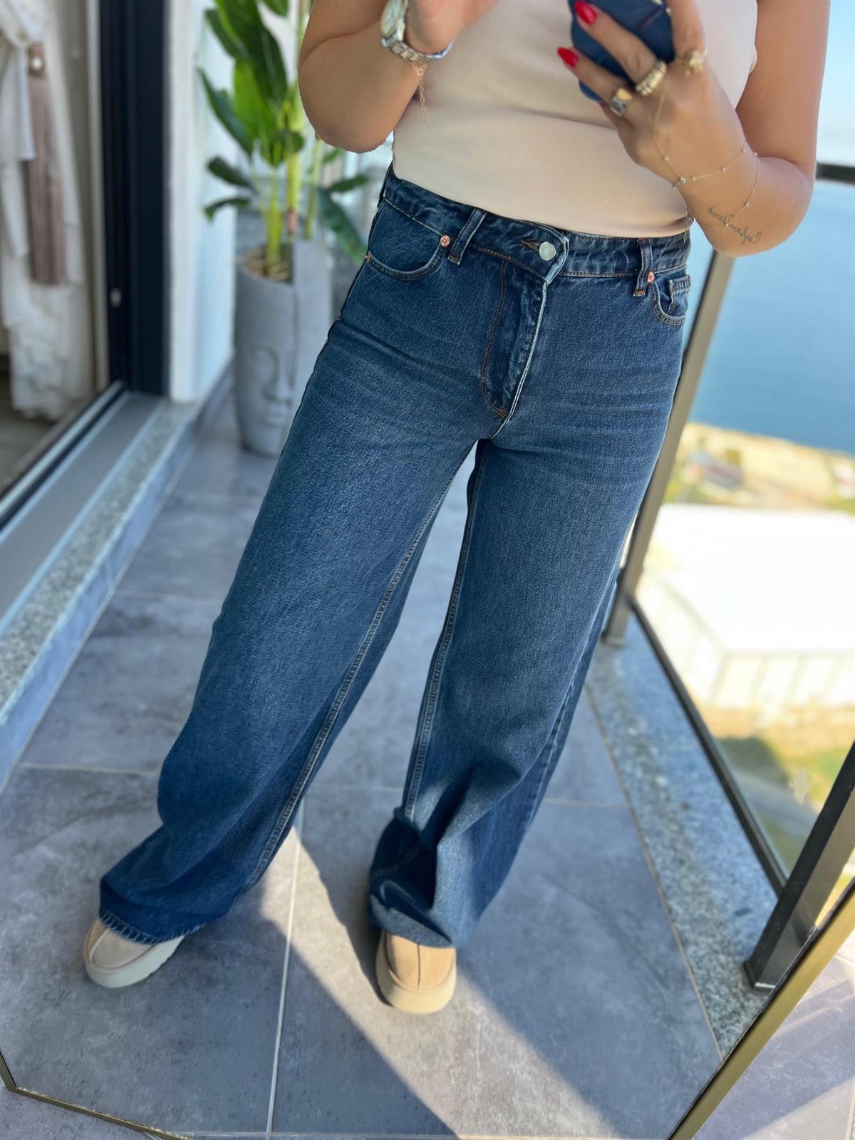 984 Palazzo Jean LACİVERT