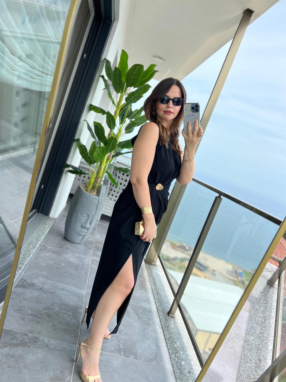 Gold Detay Sıfır kol Elbise SİYAH