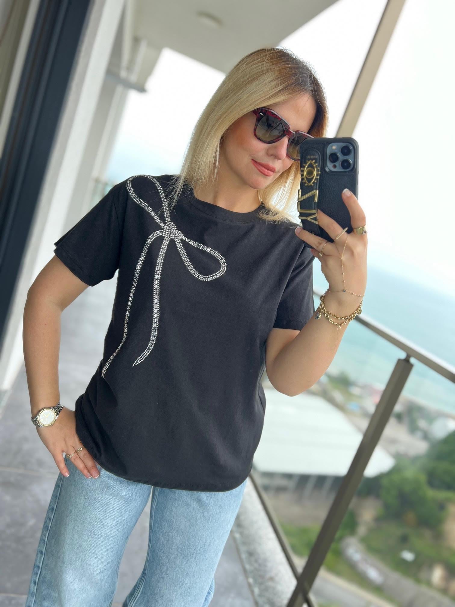 044 Taşlı Fiyonklu Tshirt SİYAH