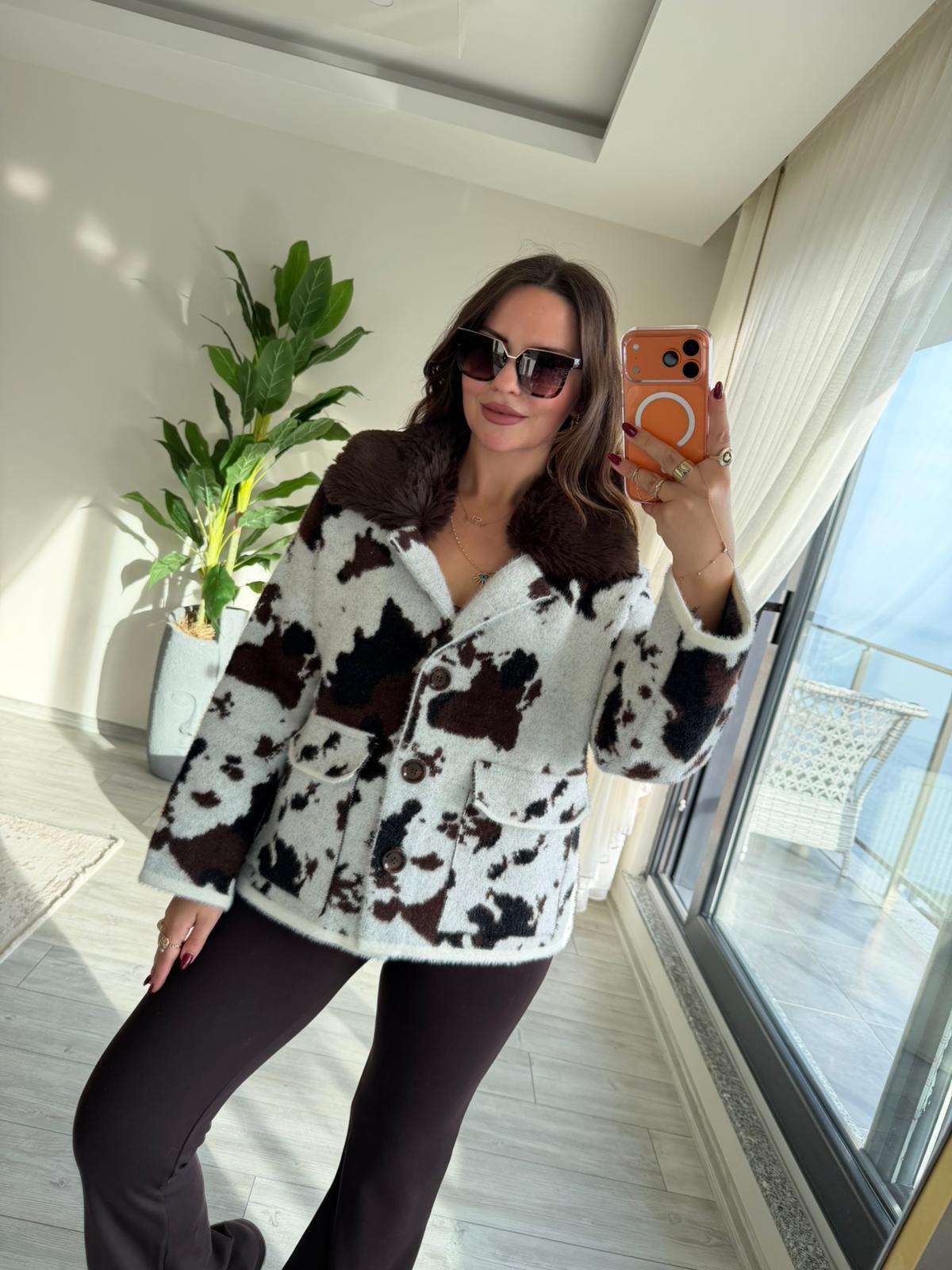 0546 Angora Kürklü Çıtçıtlı Hırka VANİLYA