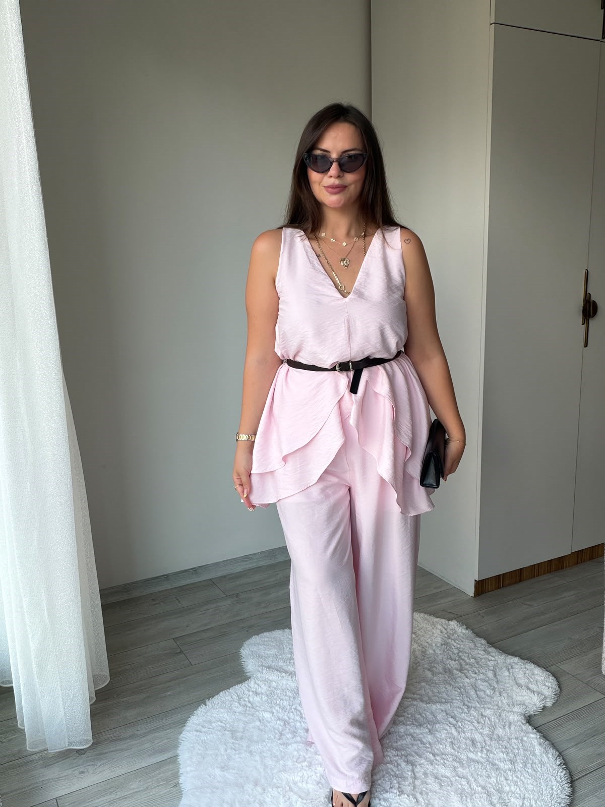 0664 Asimetrik Kesim Kemerli Takım PEMBE