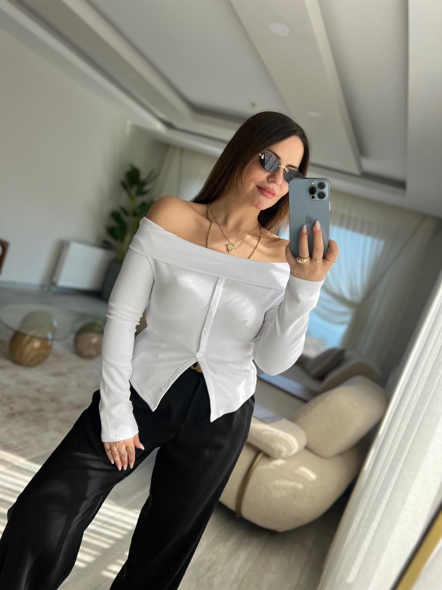 31400 Omuzları Açık Düğmeli Takım BEYAZ