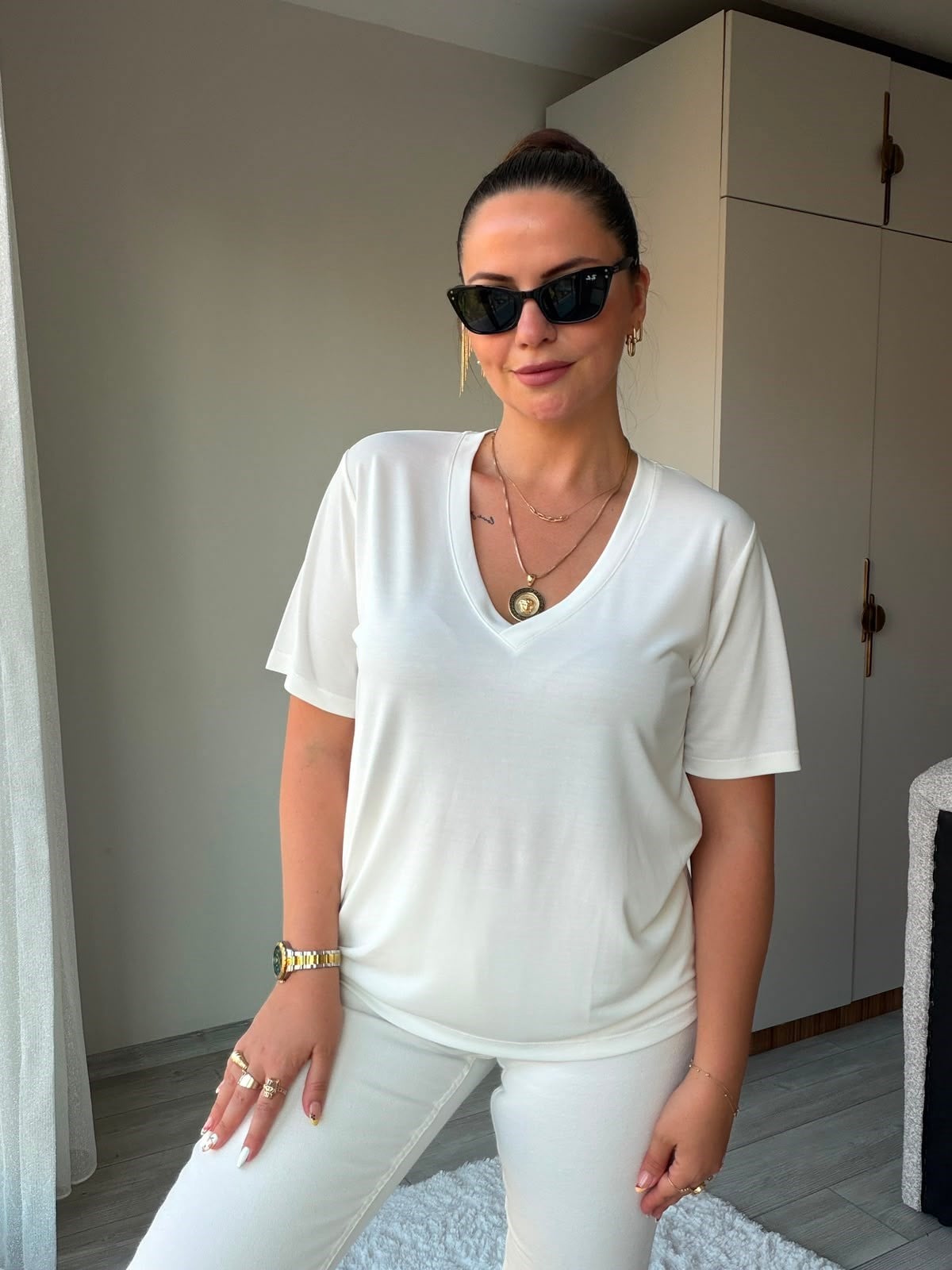 690 V Yakalı Modal Tshirt EKRU