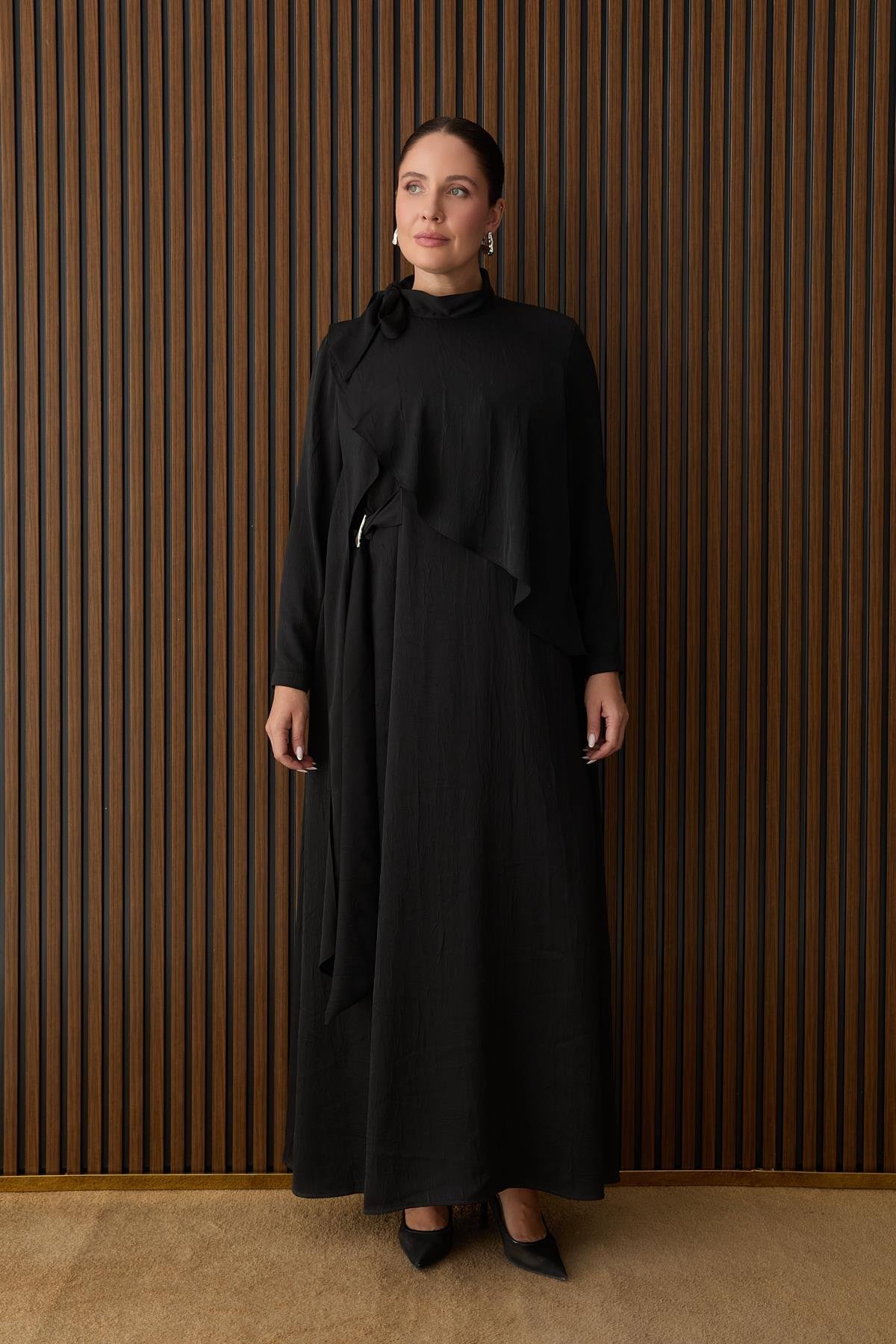 Tesettür Siyah Elbise Nasıl Kombinlenir