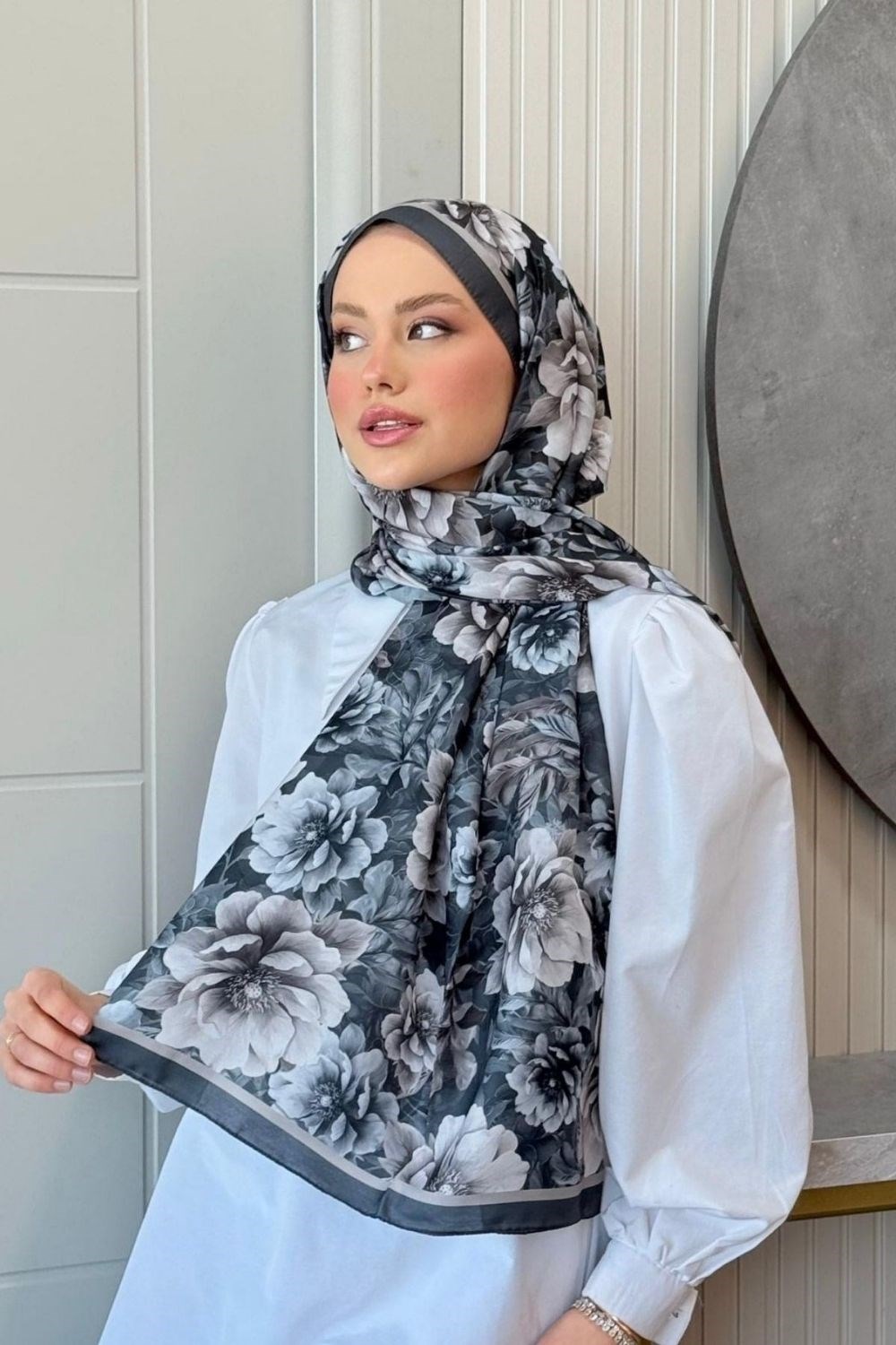Çiçek Desen Dijital Şal Siyah 4062 