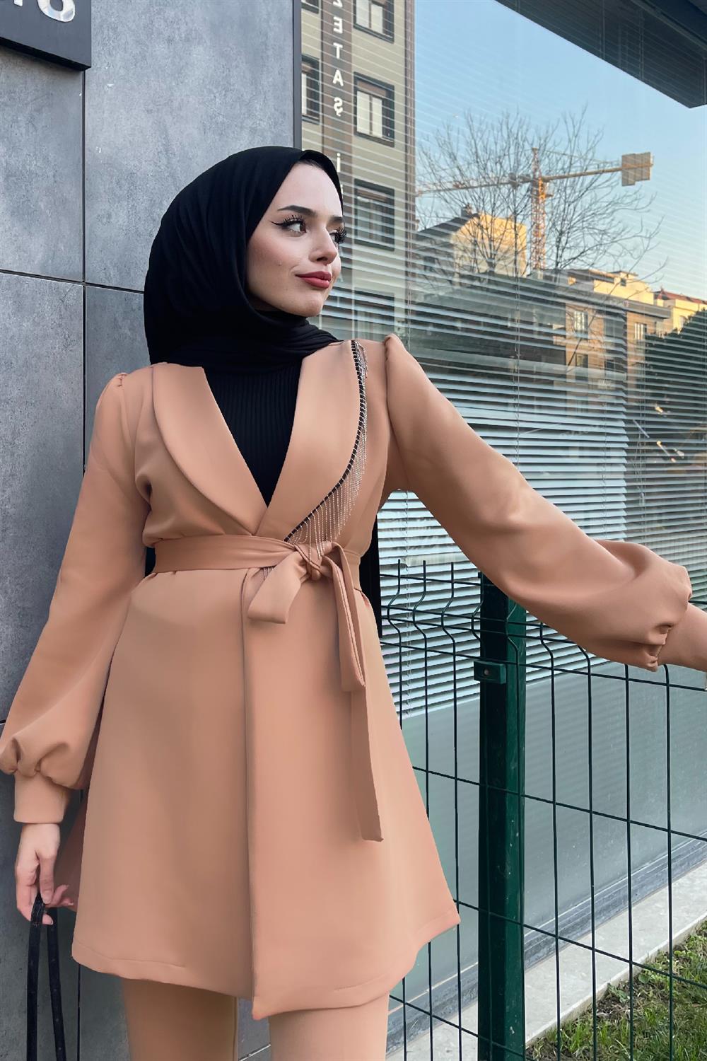 Zincir Detaylı Takım Sütlükahve 8686 