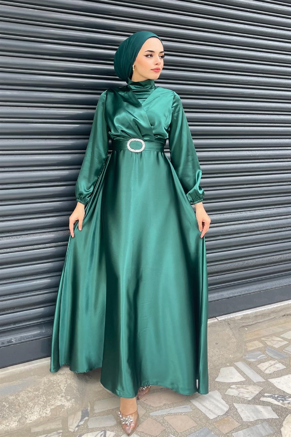 Önü Çapraz Kemerli Saten Abiye Yeşil – Şule Giyim | Tesettür Giyim