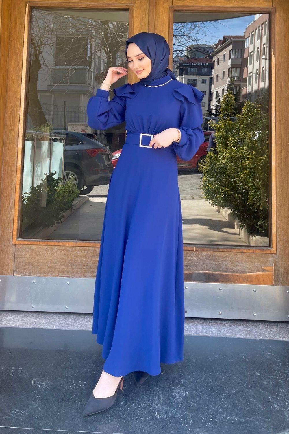 Omzu Fırfırlı Taş Kemerli Elbise Lacivert – Şule Giyim | Tesettür Giyim