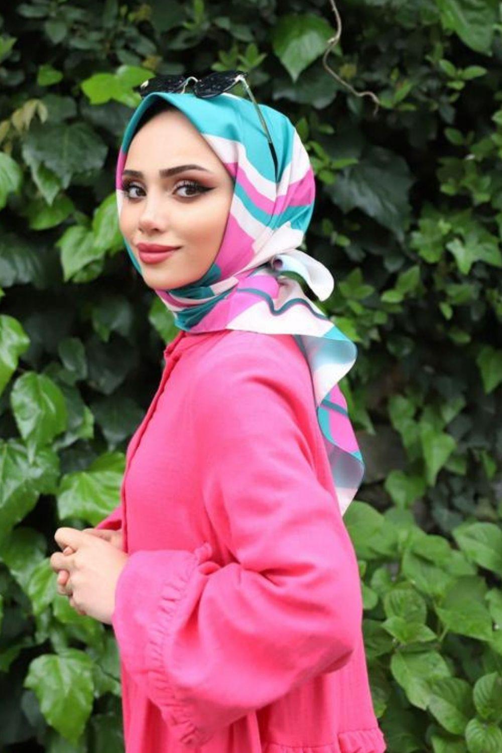 أرورا وشاح الفوشيه